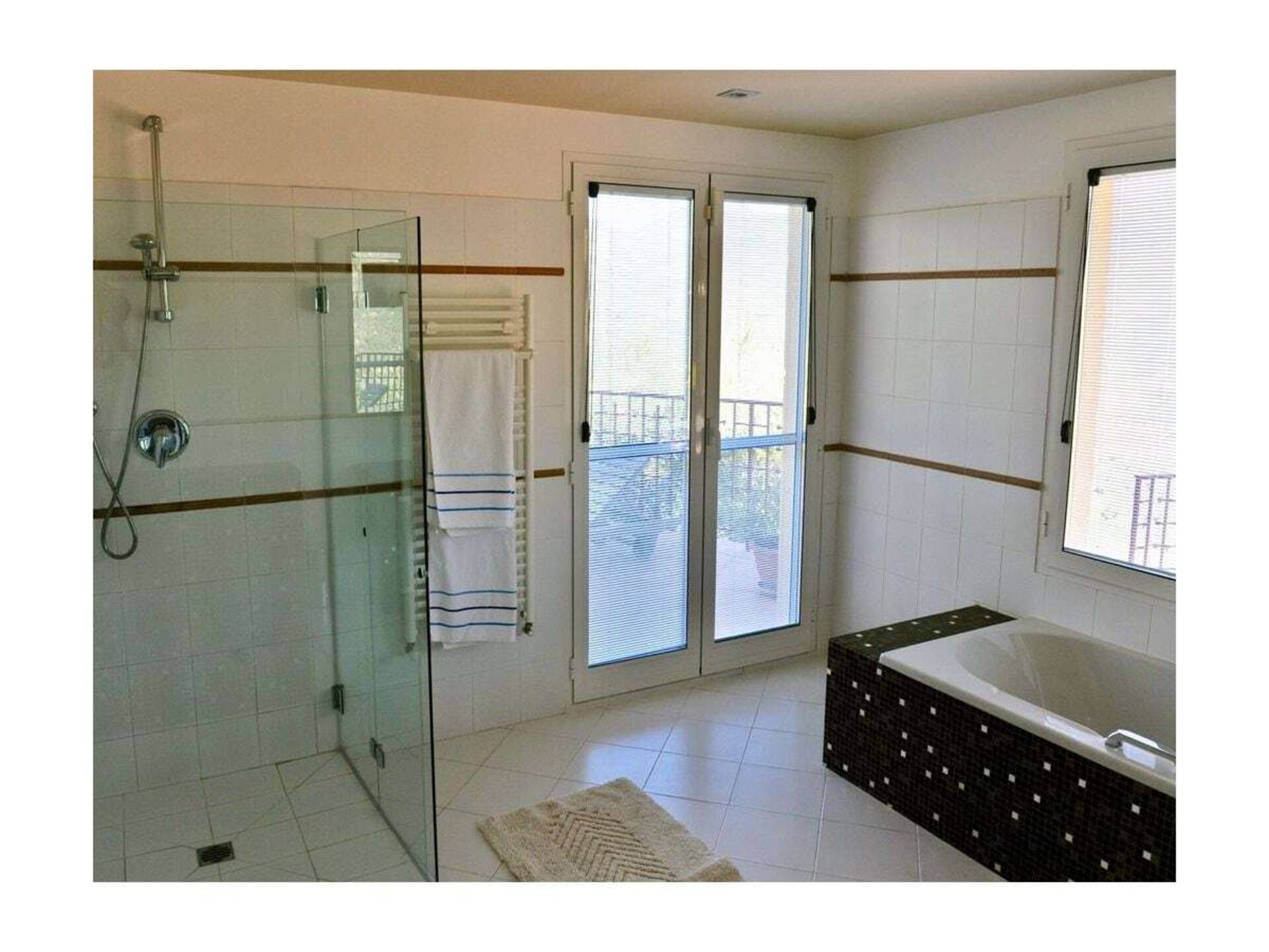 Ruime heuveltopvilla met sauna en zeezicht nabij Soldano - foto 14