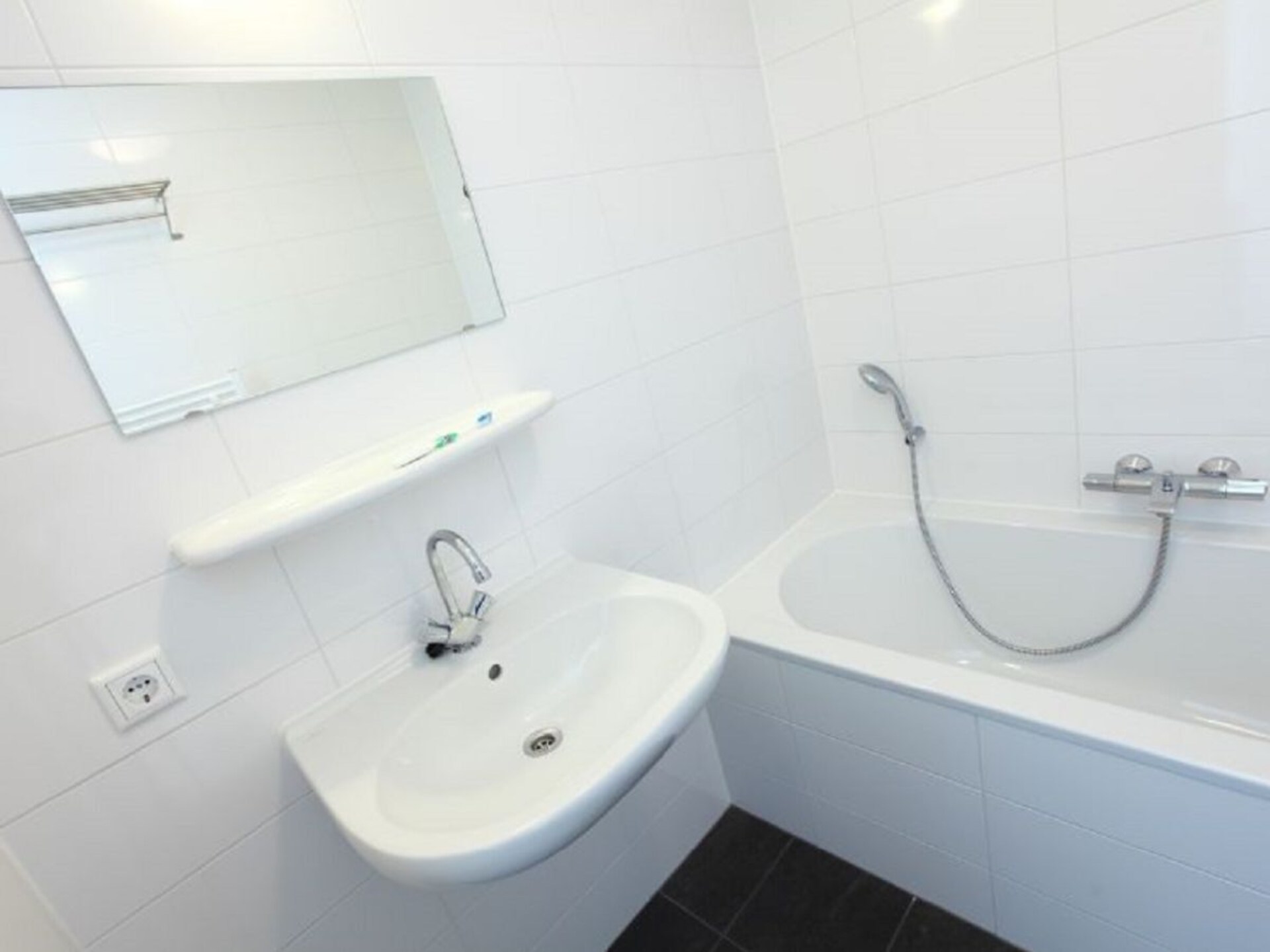 6-persoons vakantiehuis in De Koog met moderne inrichting - foto 15