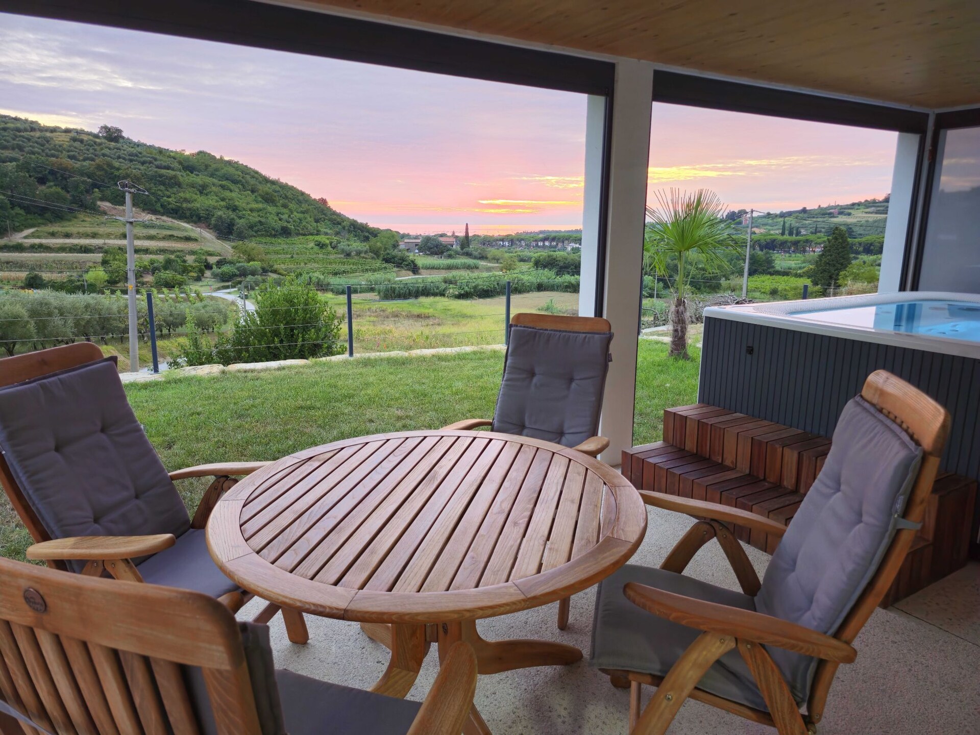 Luxe appartement in Portoroz met zeezicht, terras en hot-tub - foto 14