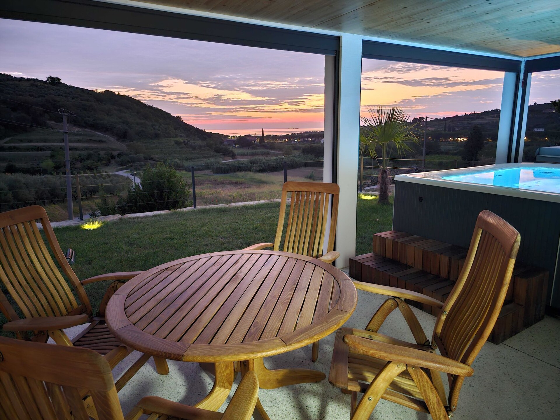 Luxe appartement in Portoroz met zeezicht, terras en hot-tub - foto 13