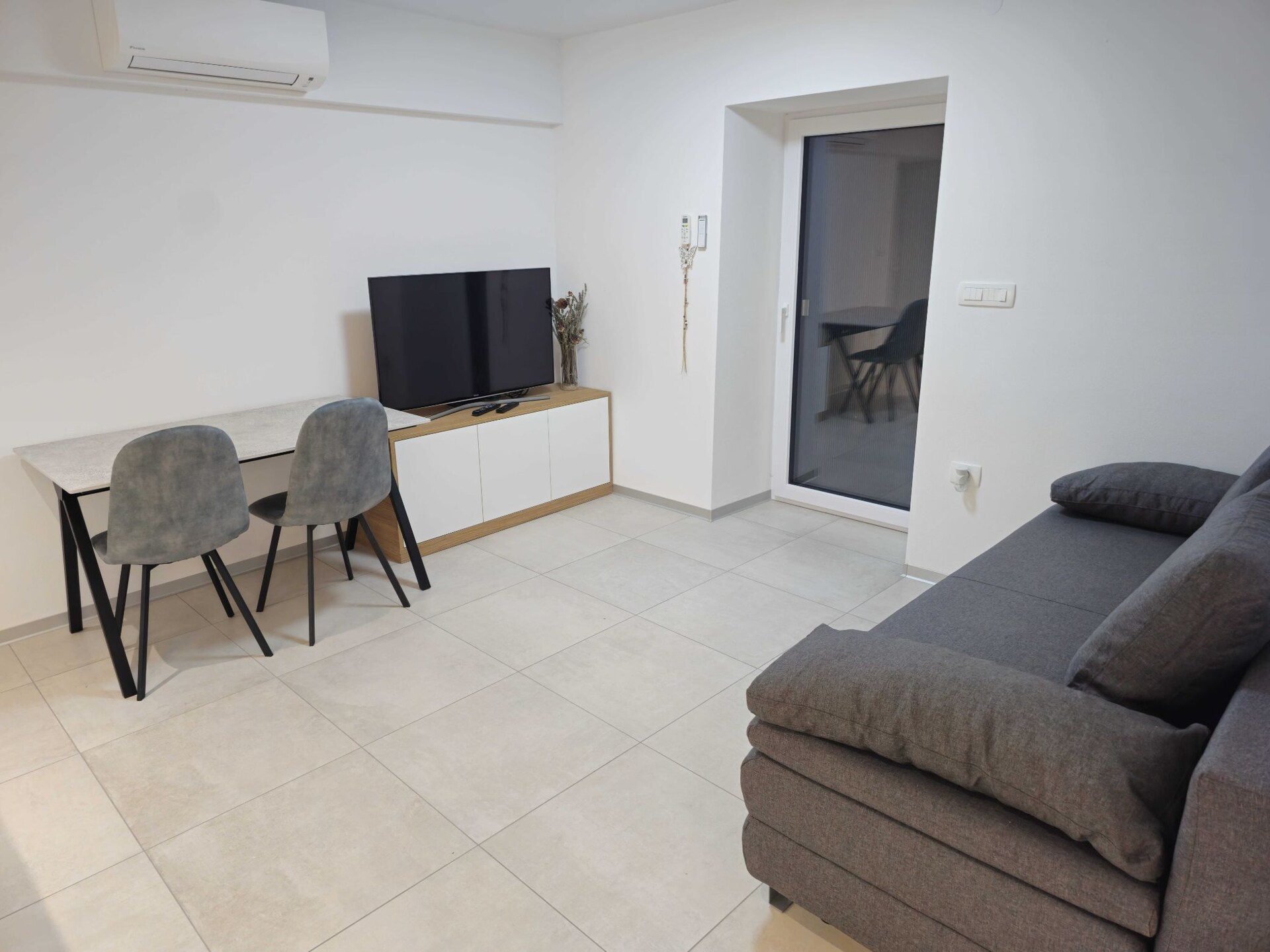 Luxe appartement in Portoroz met zeezicht, terras en hot-tub - foto 3