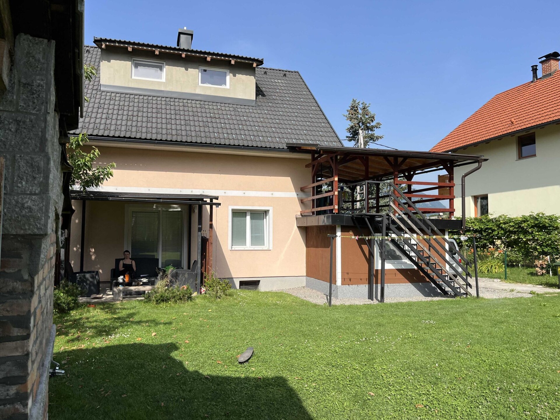Knus studio-appartement in Žirovnica met uitzicht op de groene tuin - foto 17
