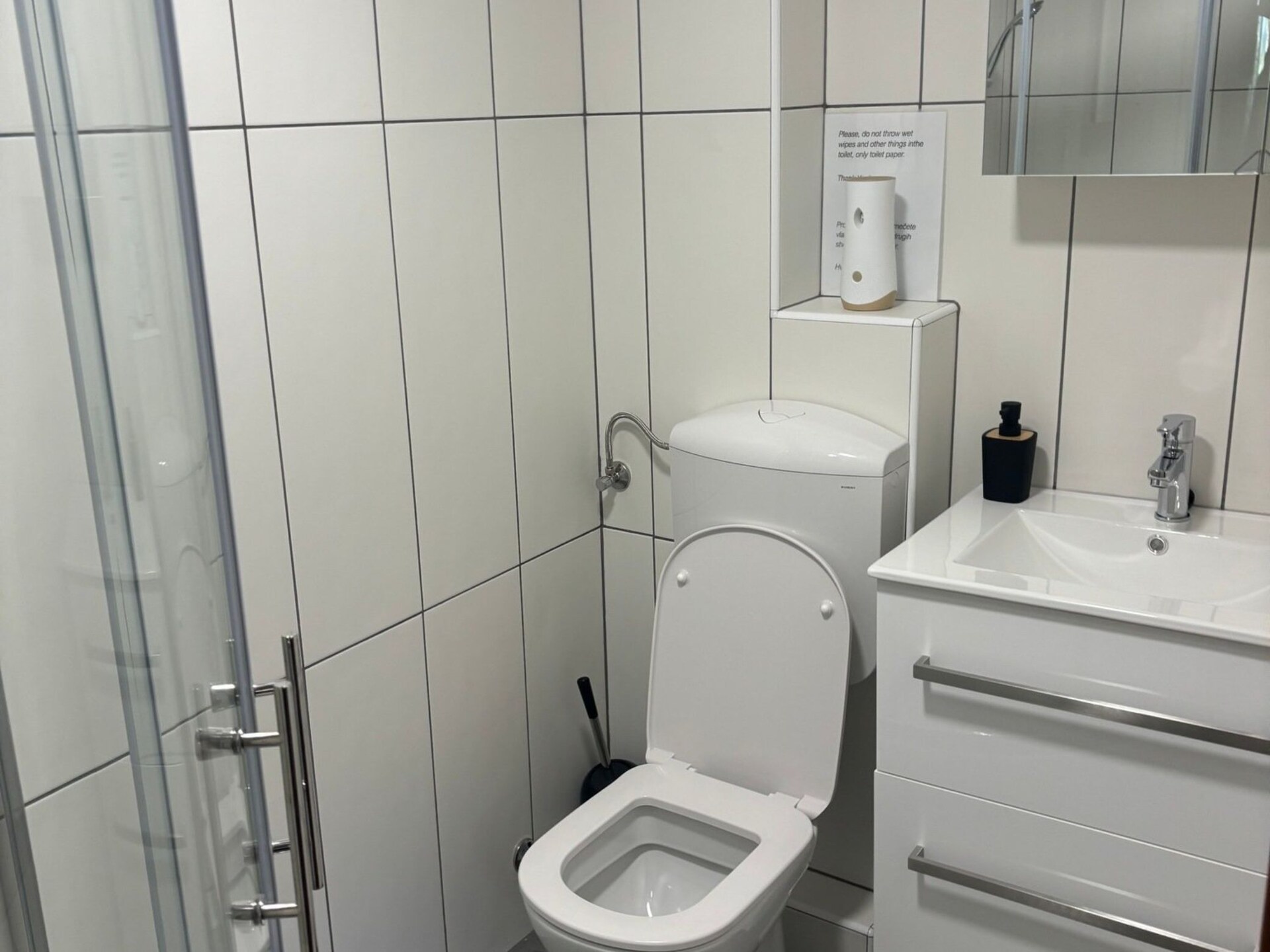Knus studio-appartement in Žirovnica met uitzicht op de groene tuin - foto 15