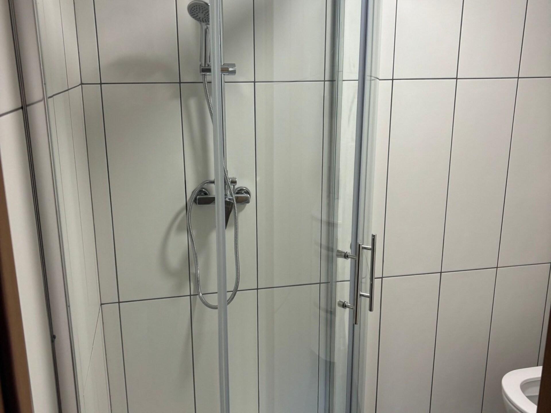 Knus studio-appartement in Žirovnica met uitzicht op de groene tuin - foto 14