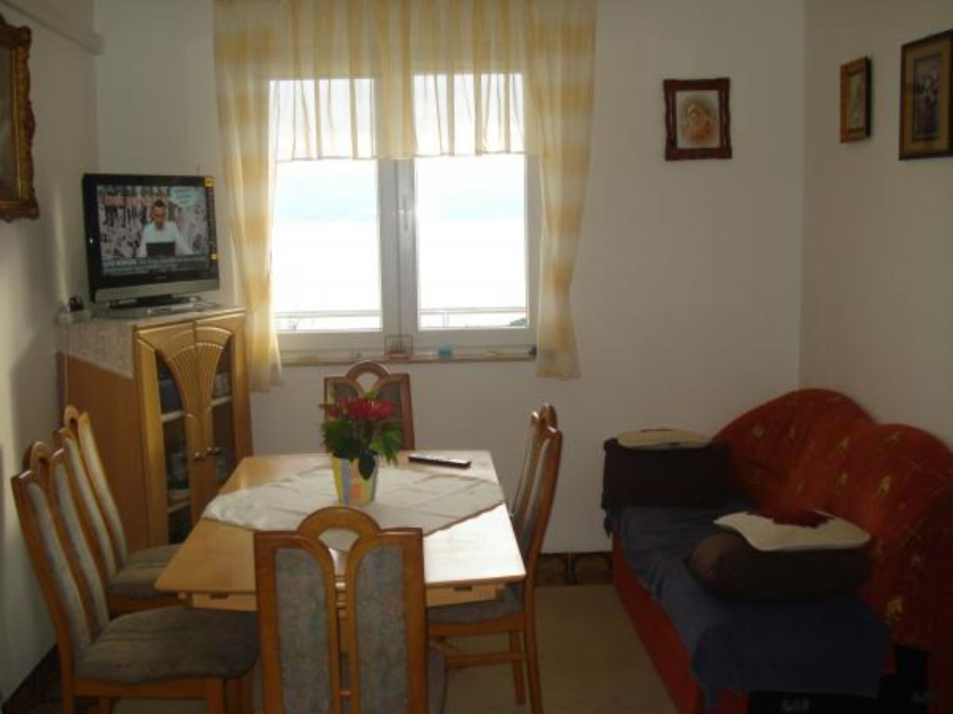 Ruim appartement voor 6 aan zee in Dugi Rat met zwembad en WiFi - foto 4