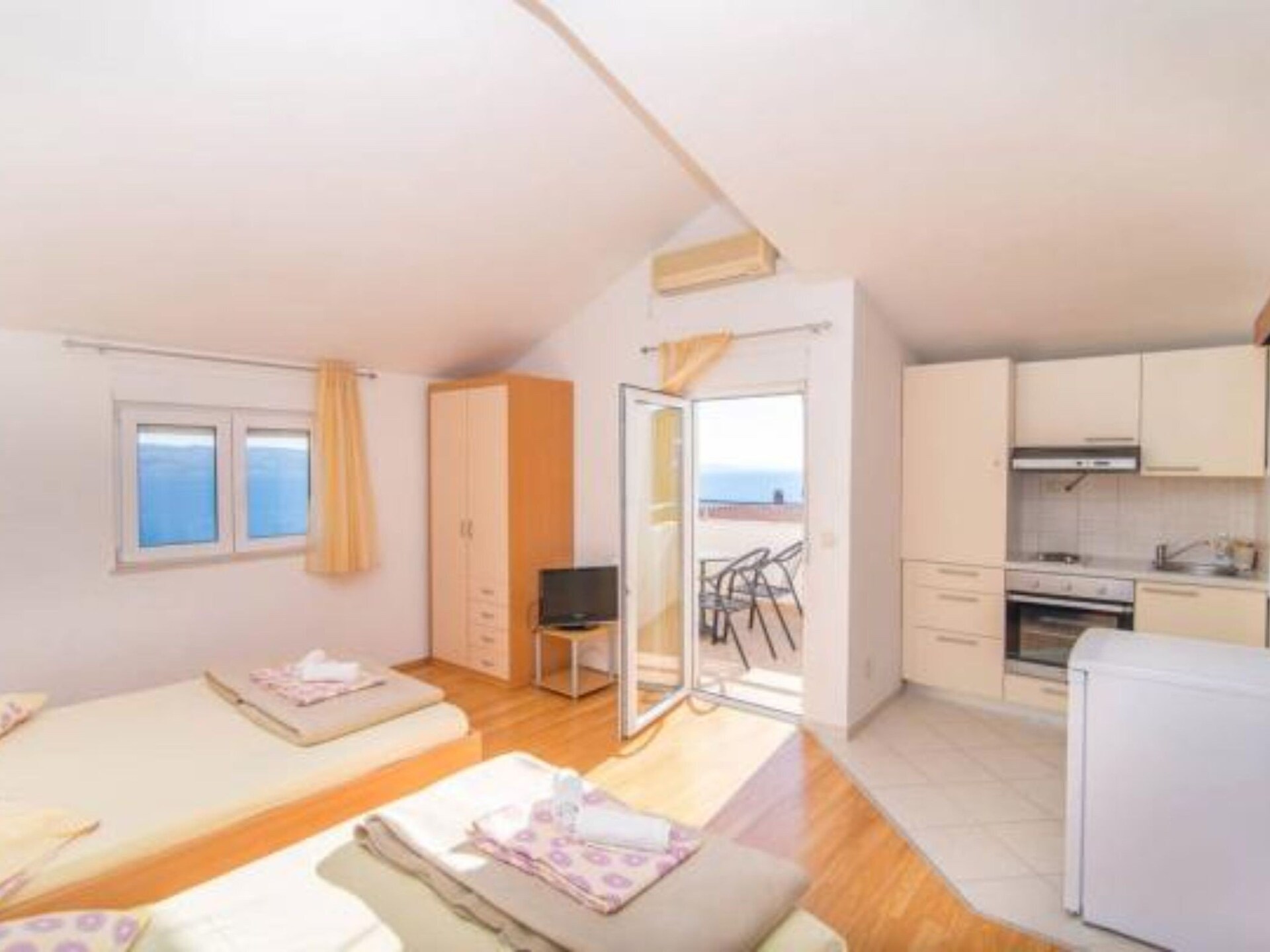 Studio aan zee in Dugi Rat voor 4 personen, 300m van het strand - foto 2