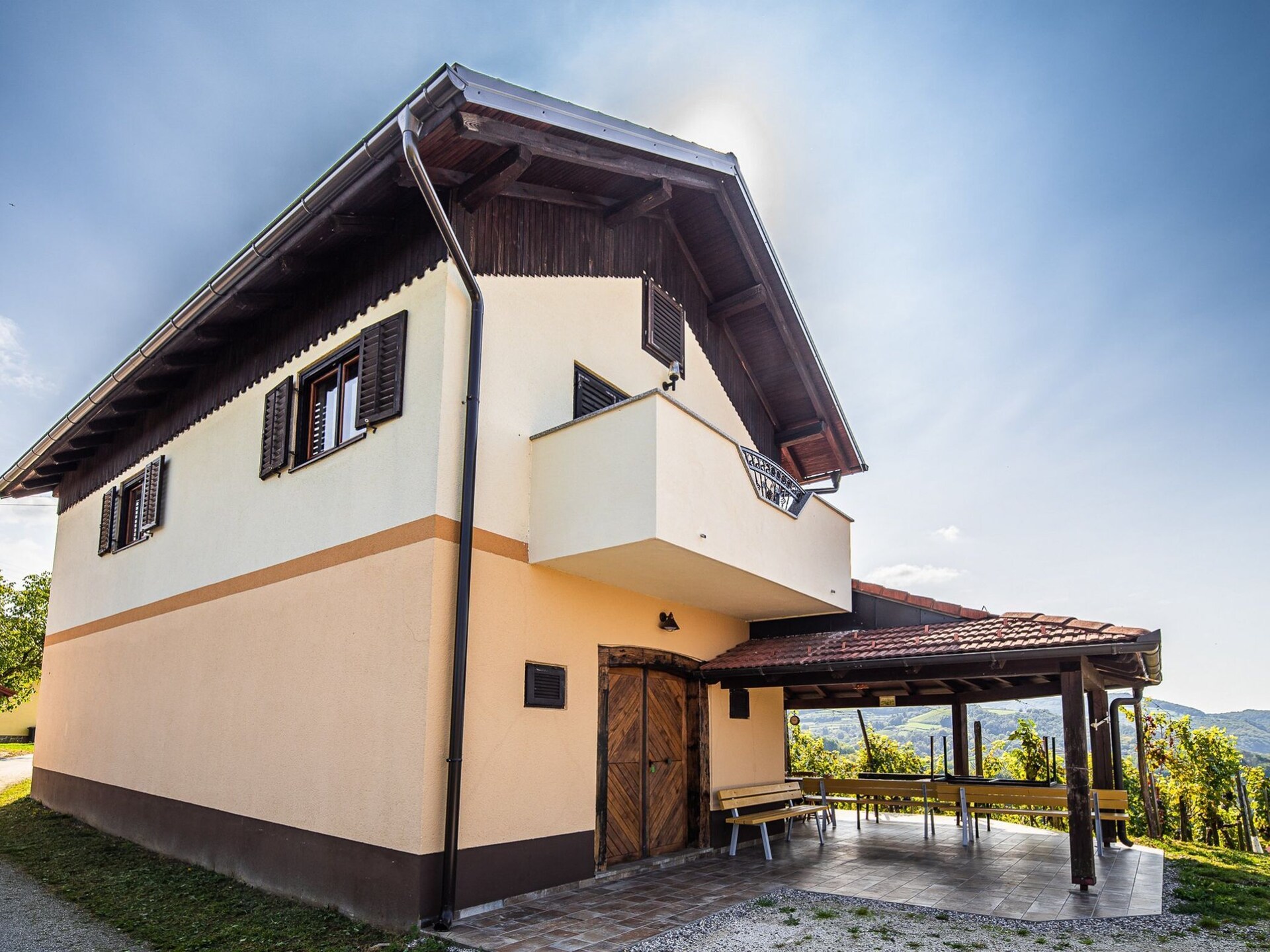Vrijstaand vakantiehuis met bergzicht en rivier in Cerklje ob Krki - foto 29