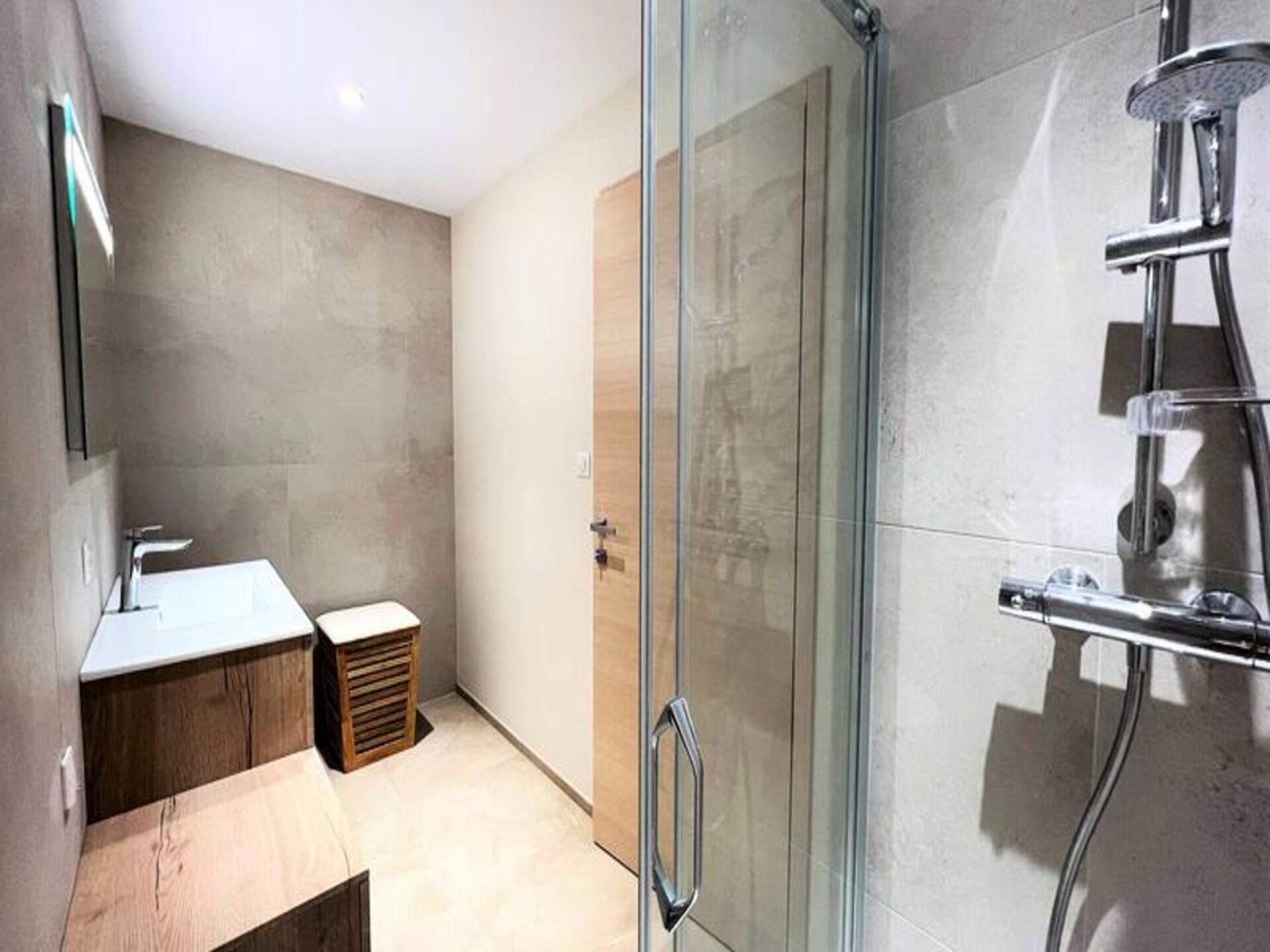 Luxe appartement in AFA met airco, 2 slaapkamers en wasmachine - foto 8