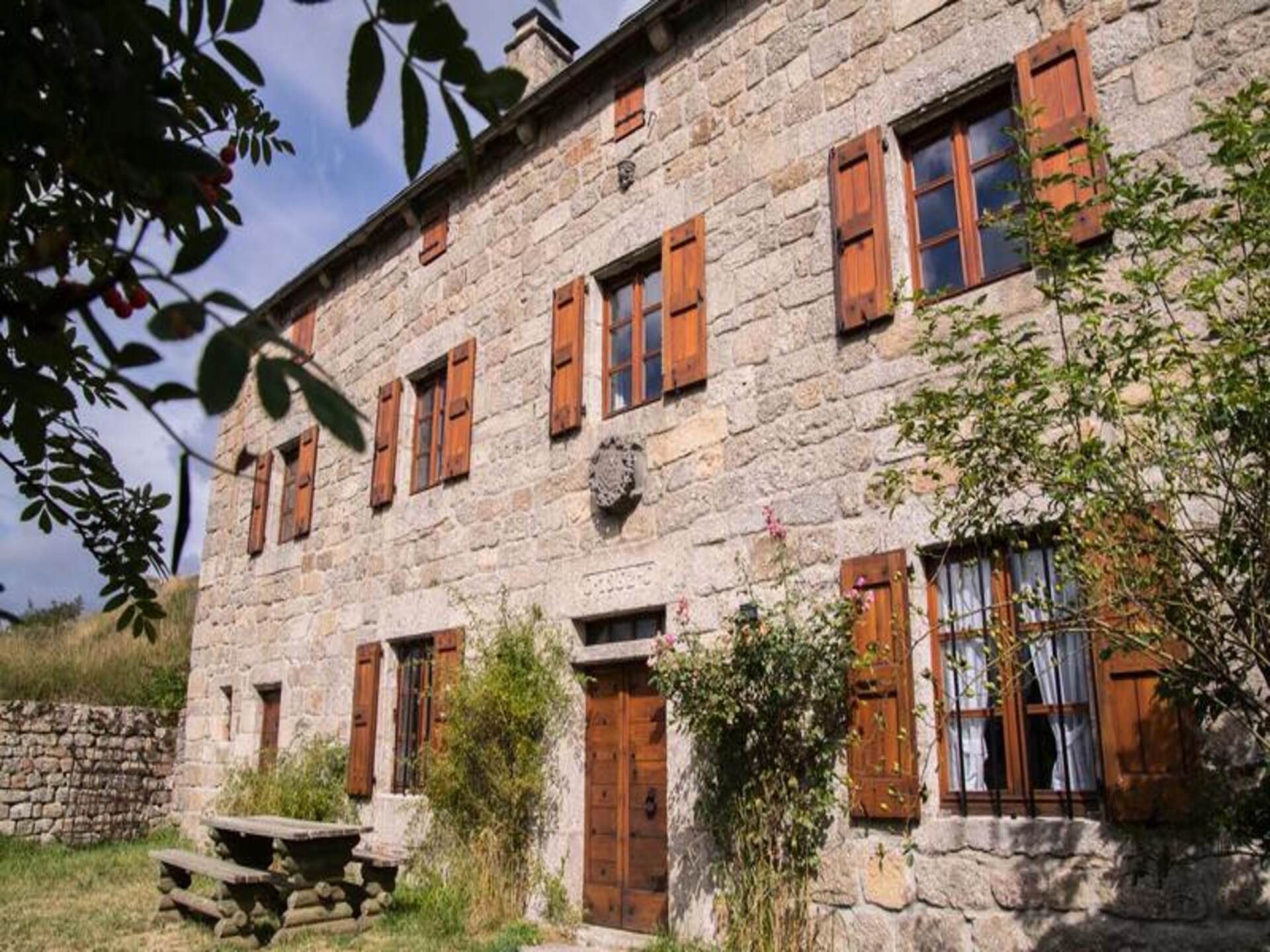 Authentiek vakantiehuis in Arzenc-d'Apcher met zwembad en uitzicht op de Gorges du Bès - foto 2