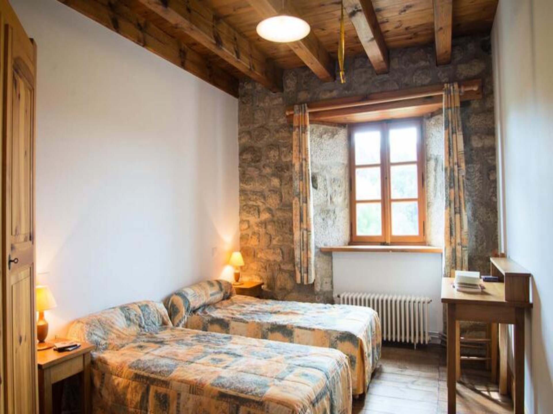 Authentiek vakantiehuis in Arzenc-d'Apcher met zwembad en uitzicht op de Gorges du Bès - foto 4