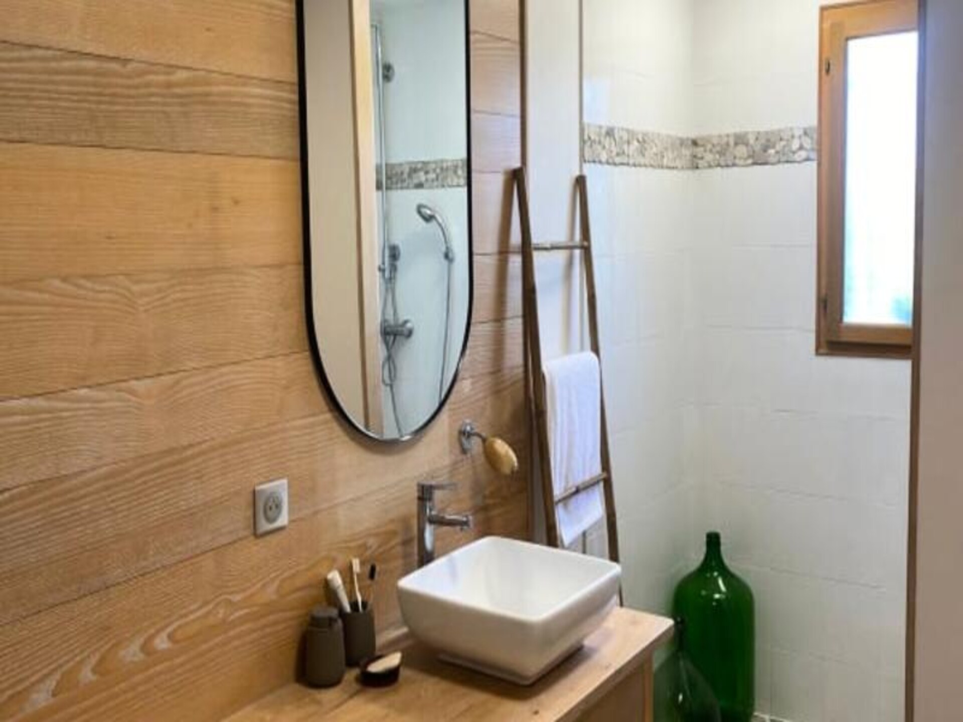 Prachtige villa met zwembad, jacuzzi en uitzicht op het Lac d'Aiguebelette - foto 11