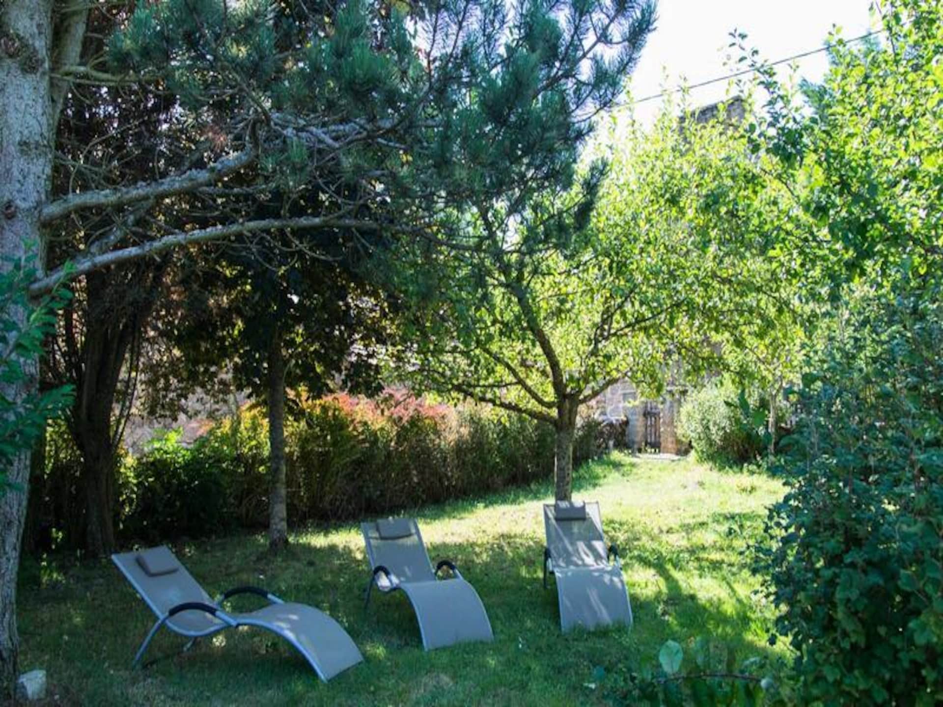 Authentiek stenen huis in Auroux met zwembad en grote tuin - foto 18
