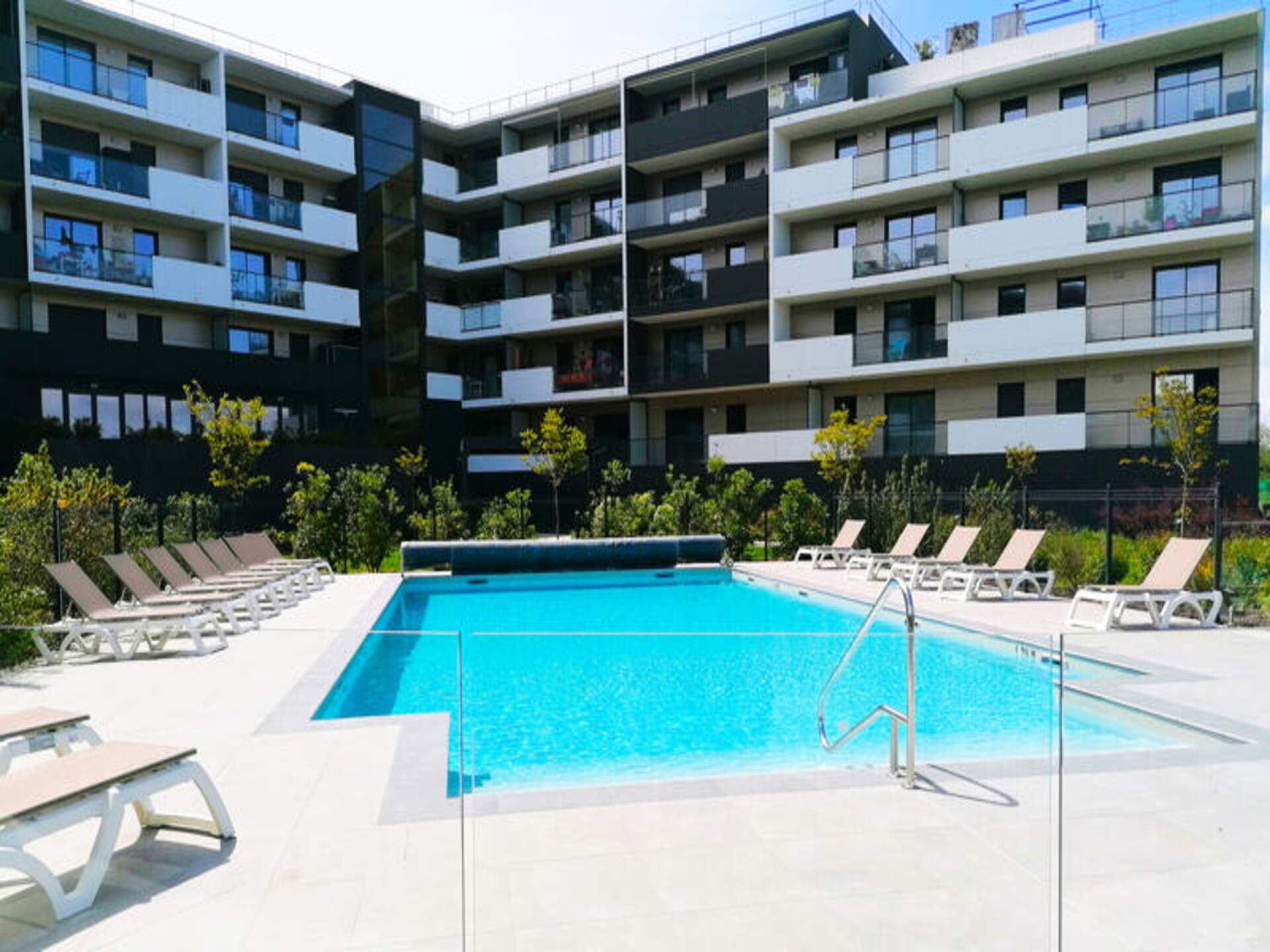 Licht appartement met terras bij het meer, vlakbij tram naar centrum Bordeaux - foto 16