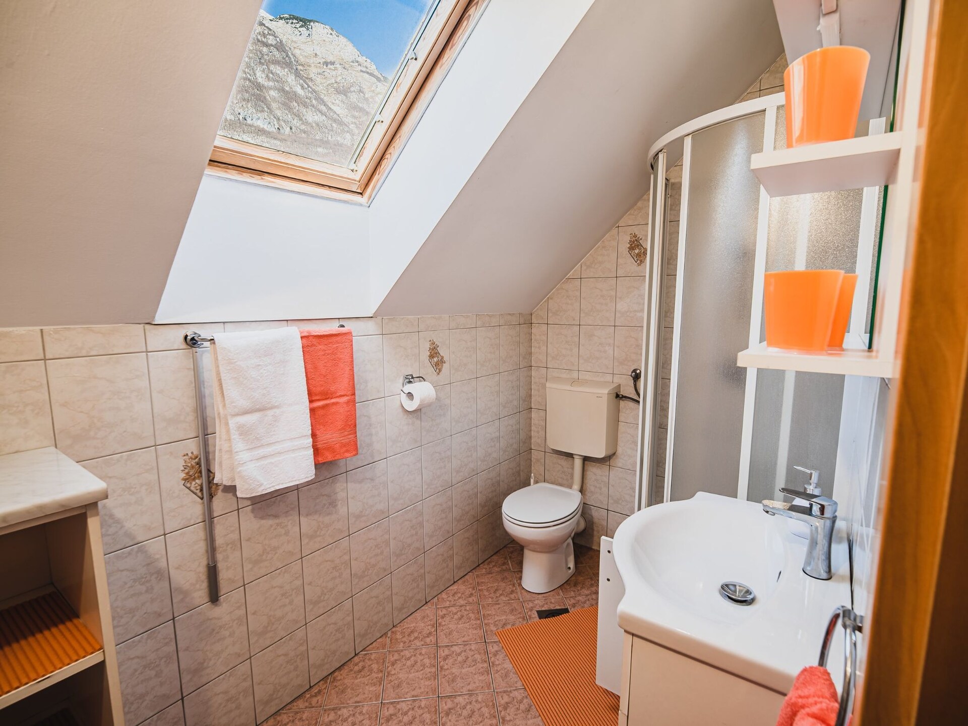 Ruim 6-persoons appartement aan de Soča rivier in Bovec - foto 13
