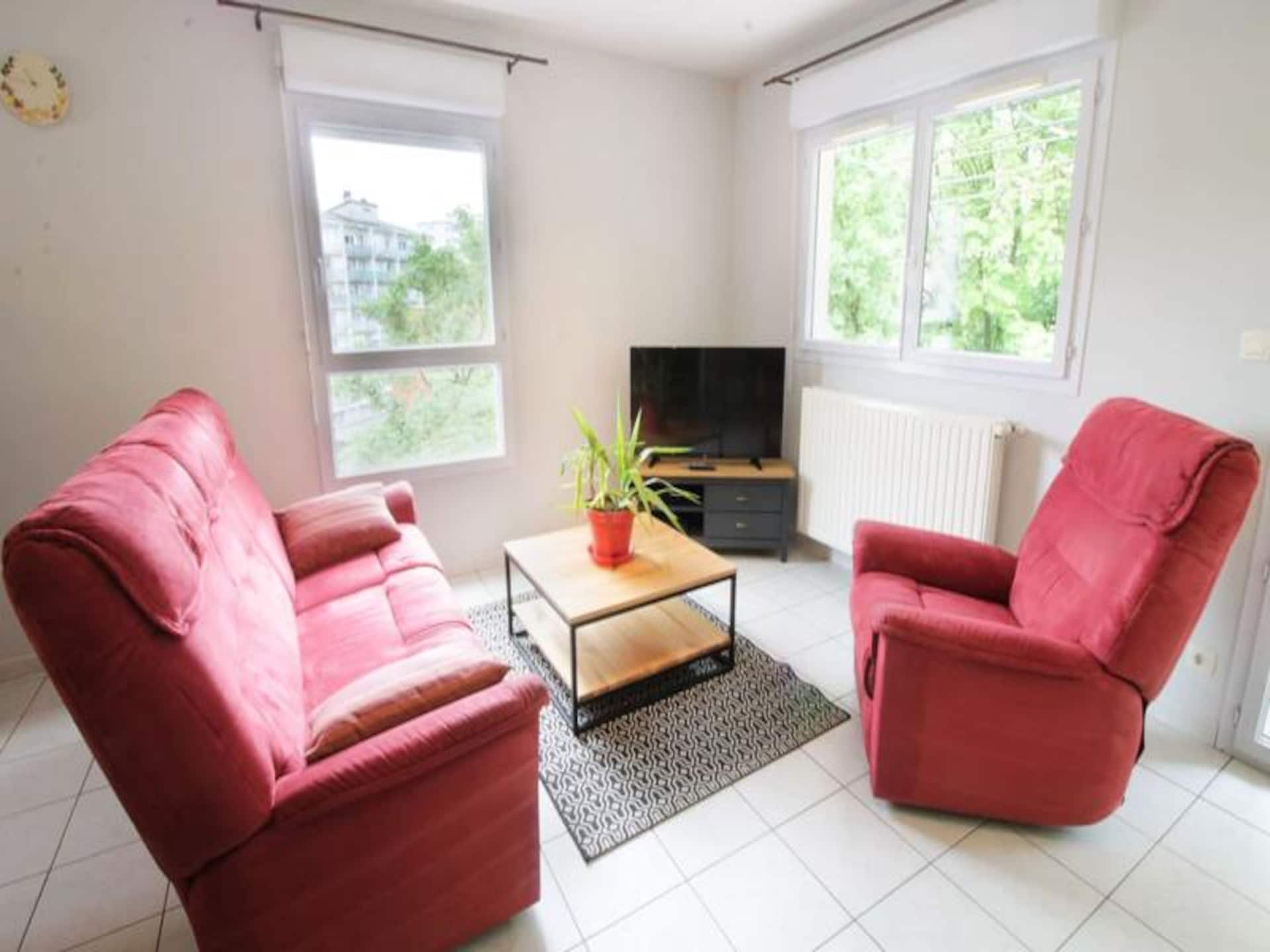 Comfortabel appartement met terras en garage aan de voet van het Kasteel van Chambéry - foto 1