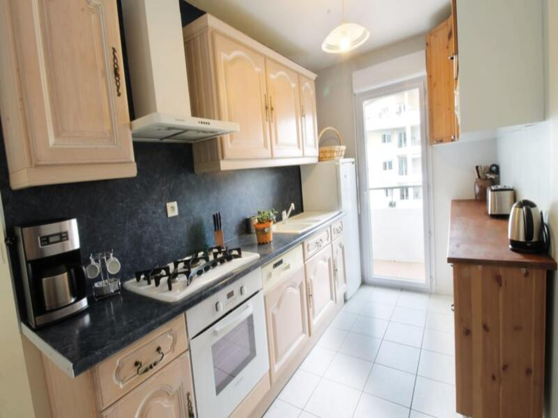 Comfortabel appartement met terras en garage aan de voet van het Kasteel van Chambéry - foto 7