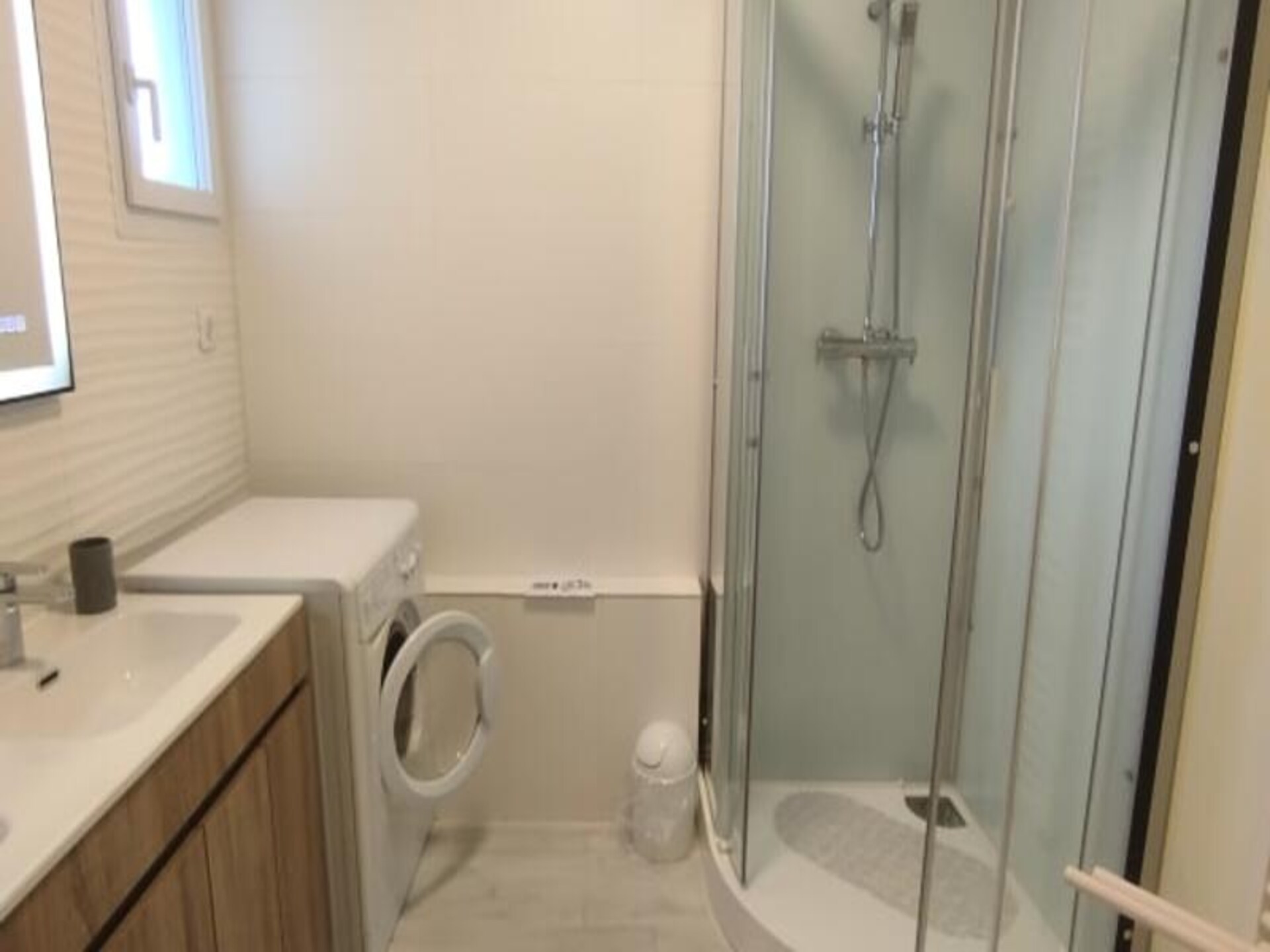Comfortabel appartement met terras en garage aan de voet van het Kasteel van Chambéry - foto 11