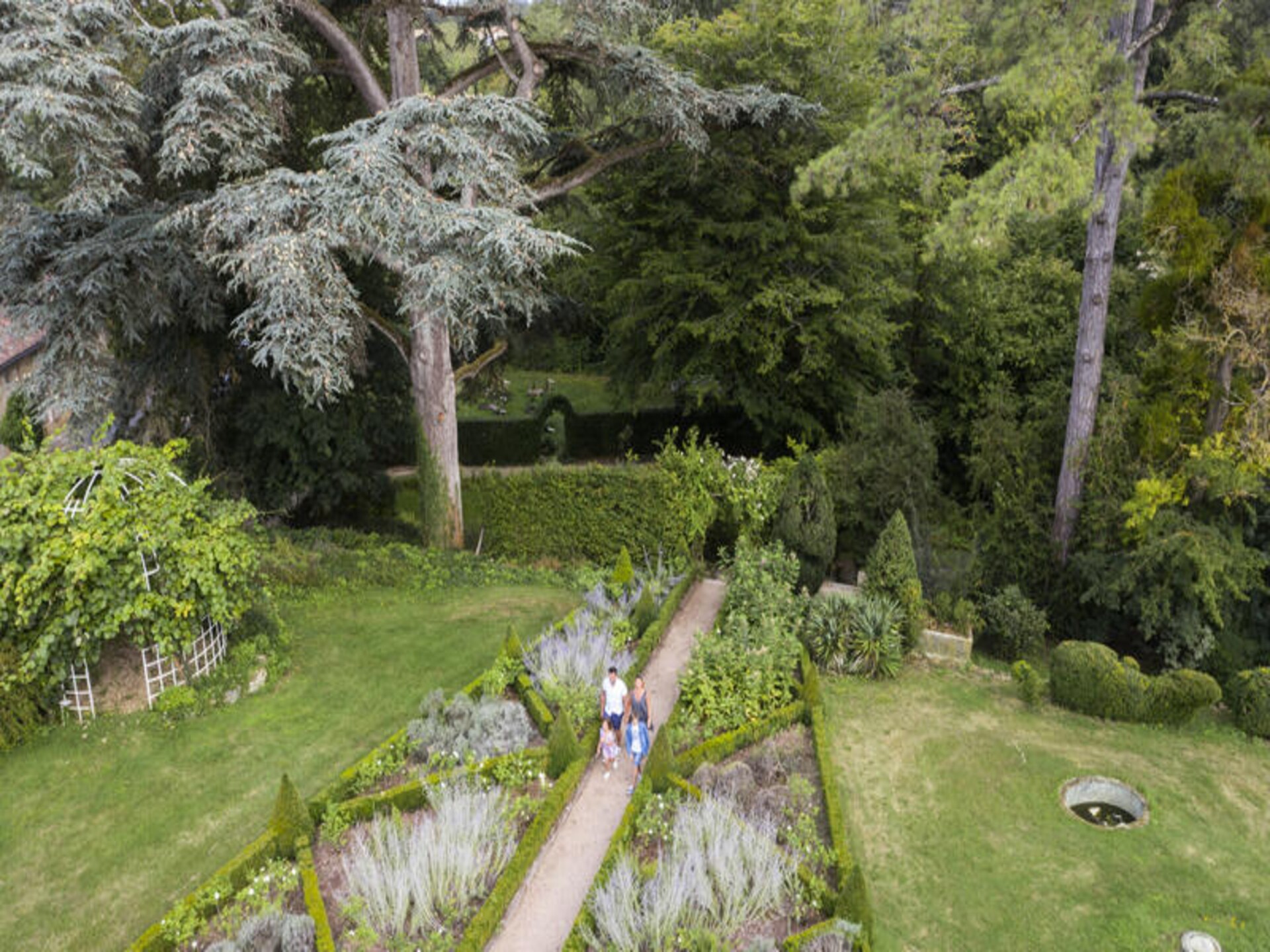 Boomhut in Magné, 14 meter hoog met uitzicht over 12 hectare natuur - foto 9