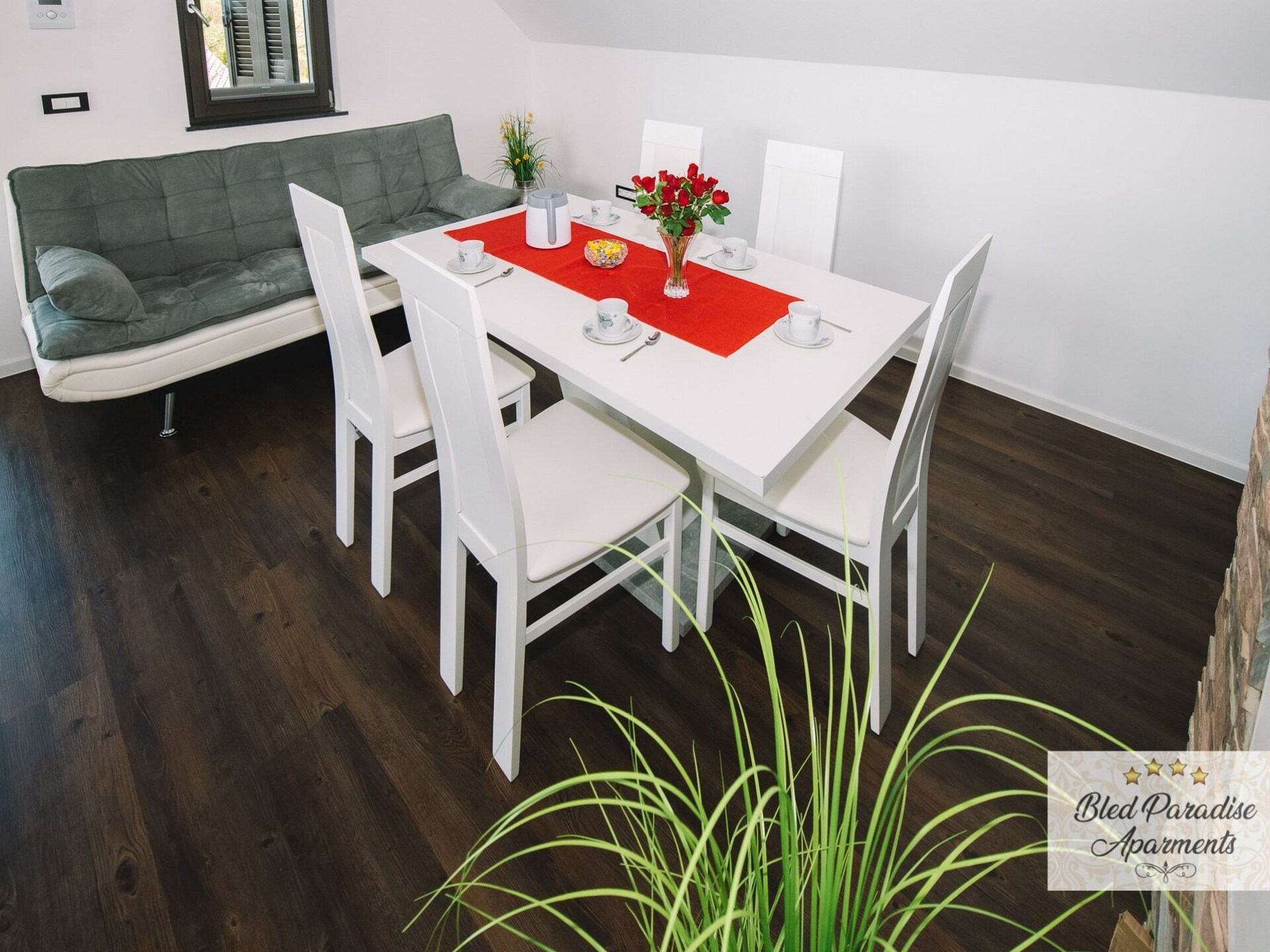 Stijlvol 2-slaapkamerappartement met balkon nabij het Meer van Bled - foto 1