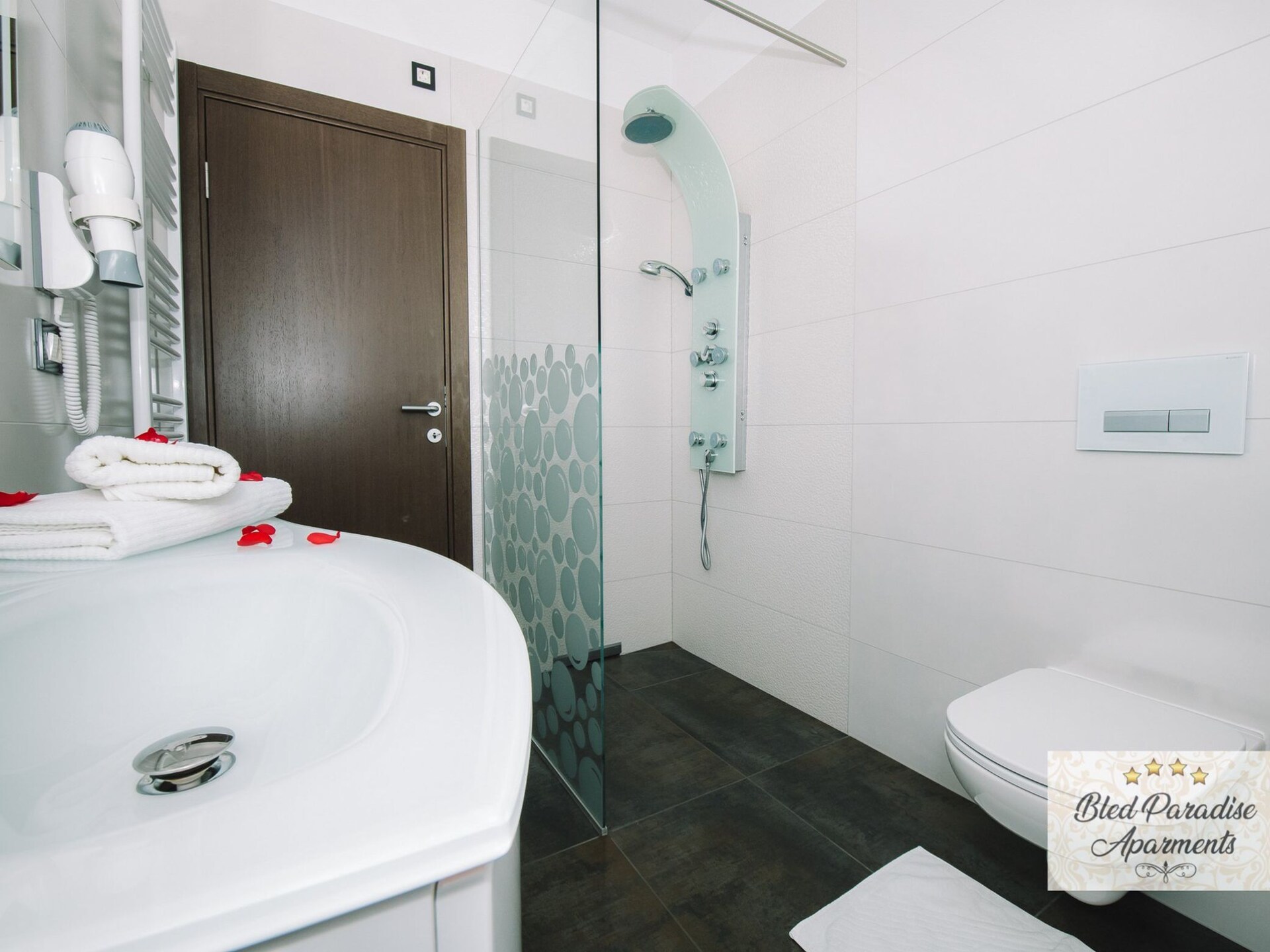 Stijlvol 2-slaapkamerappartement met balkon nabij het Meer van Bled - foto 11