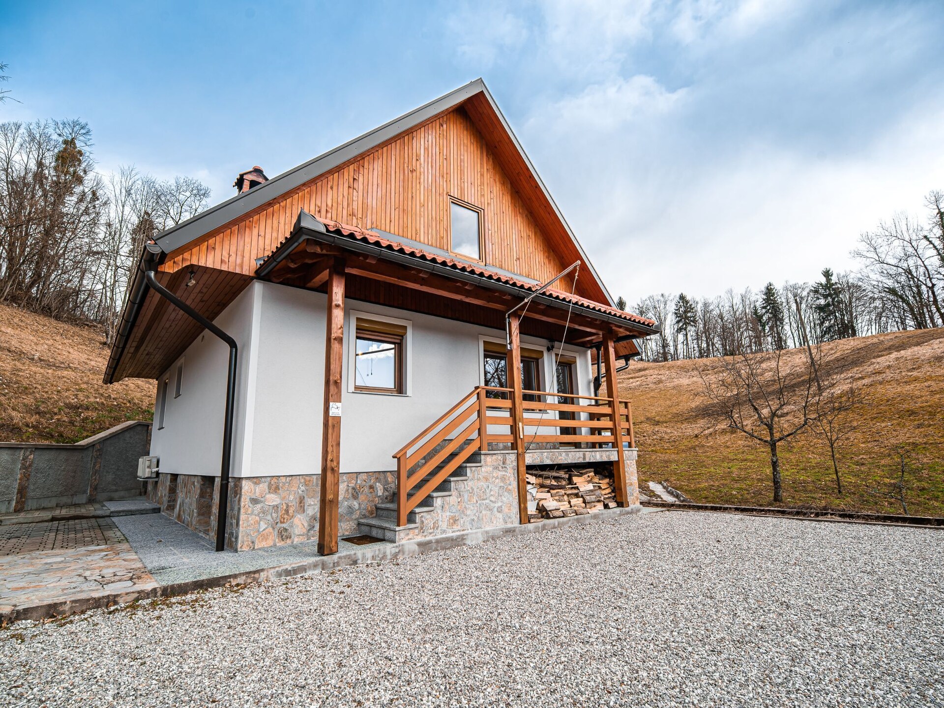 Vrijstaand vakantiehuis met sauna en BBQ aan de rivier bij Slap ob Idrijci - foto 46