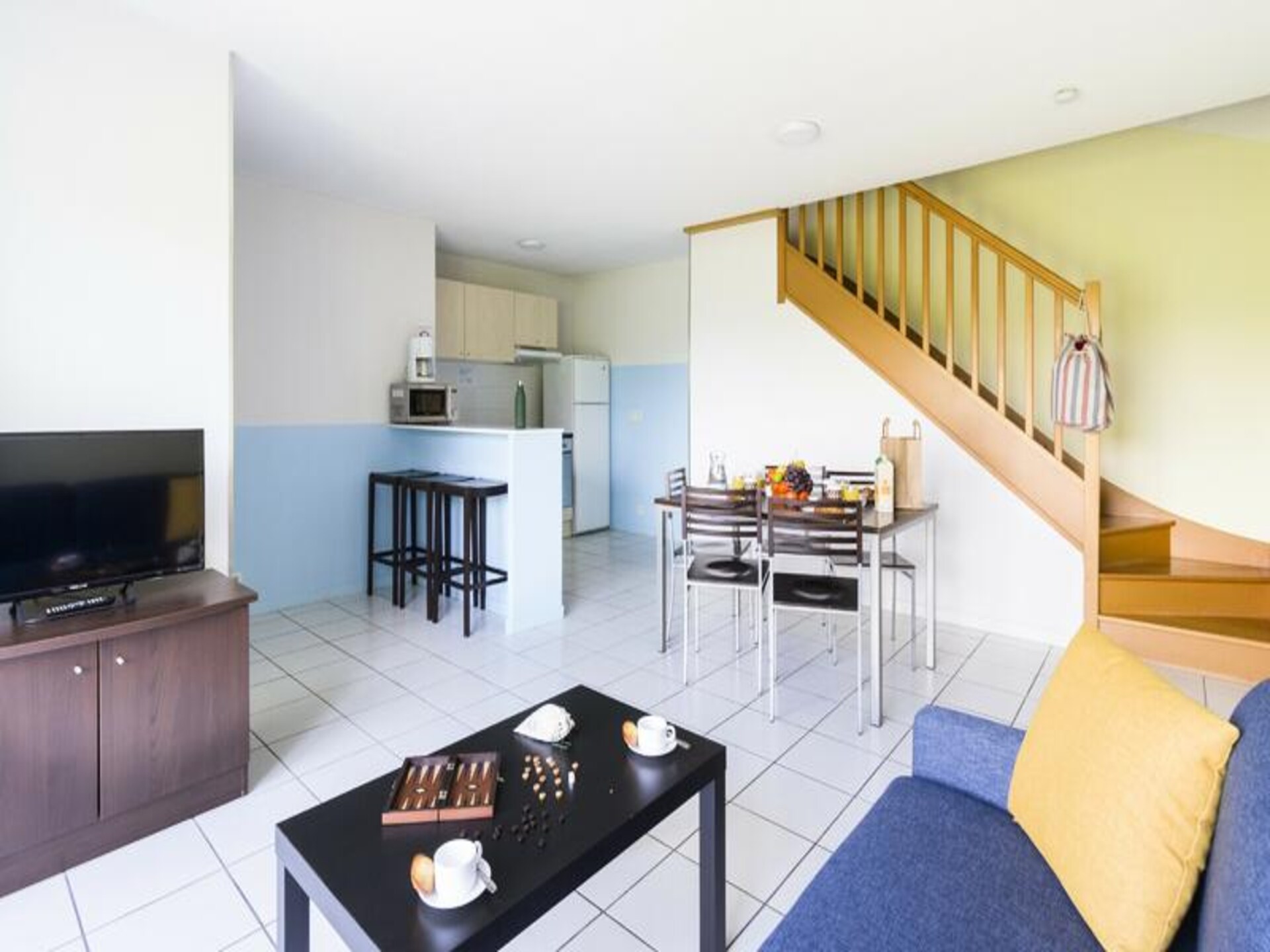 Ruim appartement voor 6 nabij Clermont-Ferrand met zwembad - foto 15