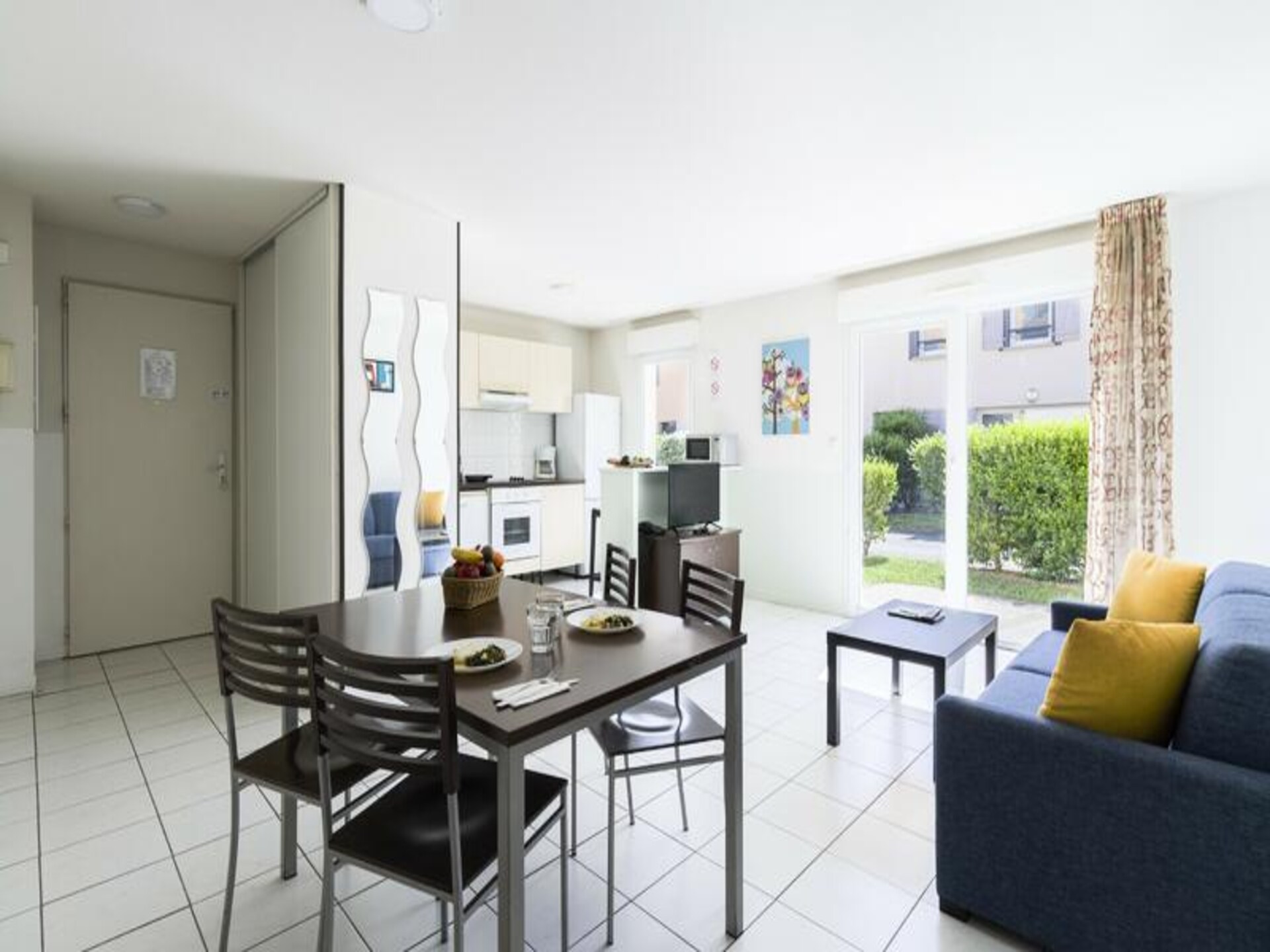 Ruim appartement voor 6 nabij Clermont-Ferrand met zwembad - foto 17