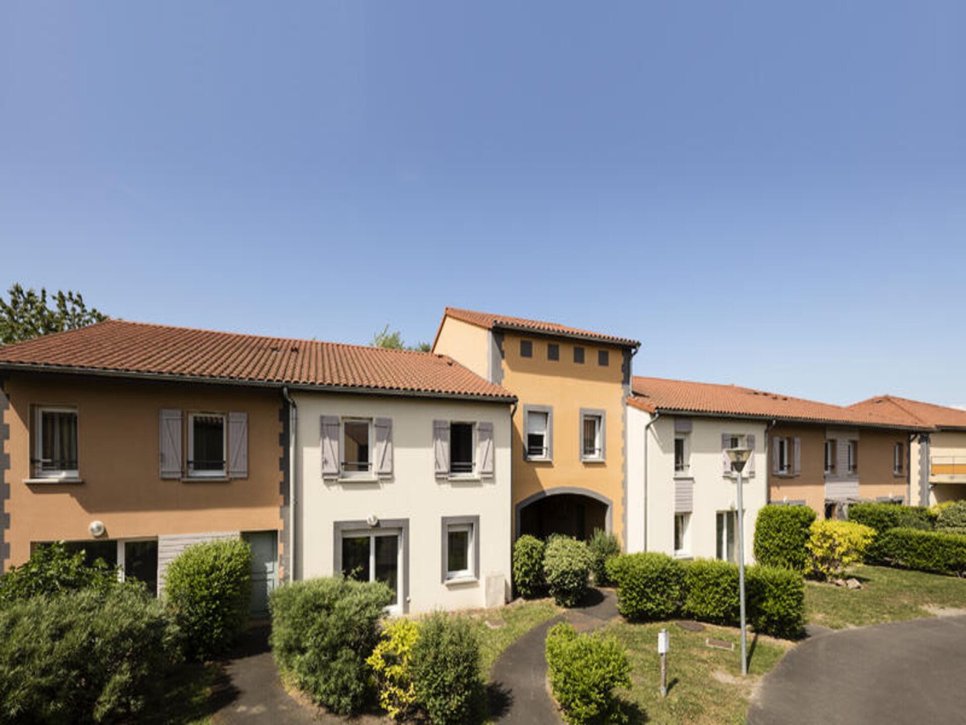 Ruim appartement voor 8 bij Clermont-Ferrand met zwembad - foto 12