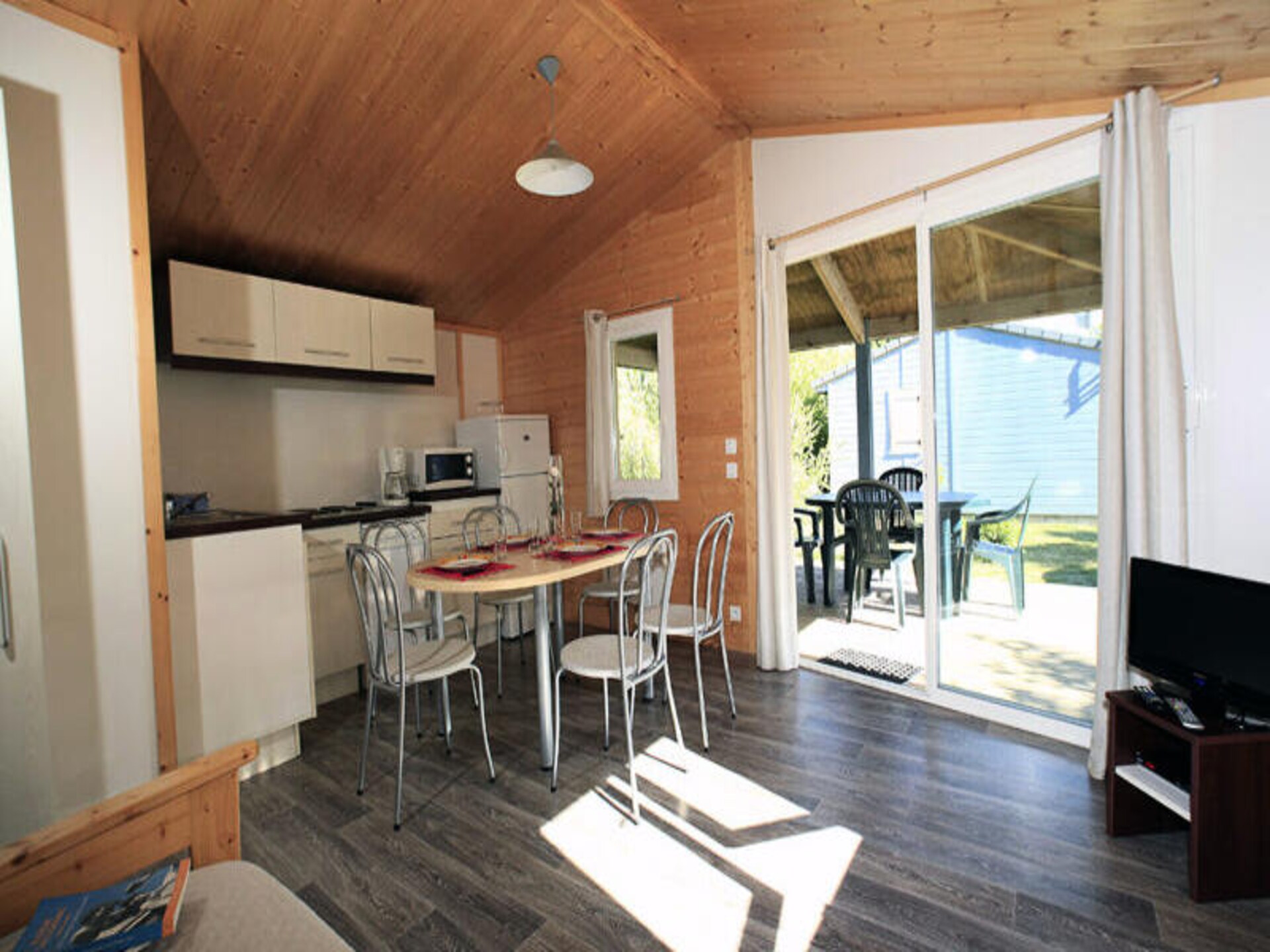 Appartement voor 6 op Oléron, vlakbij zee met tuin en zwembad - foto 12