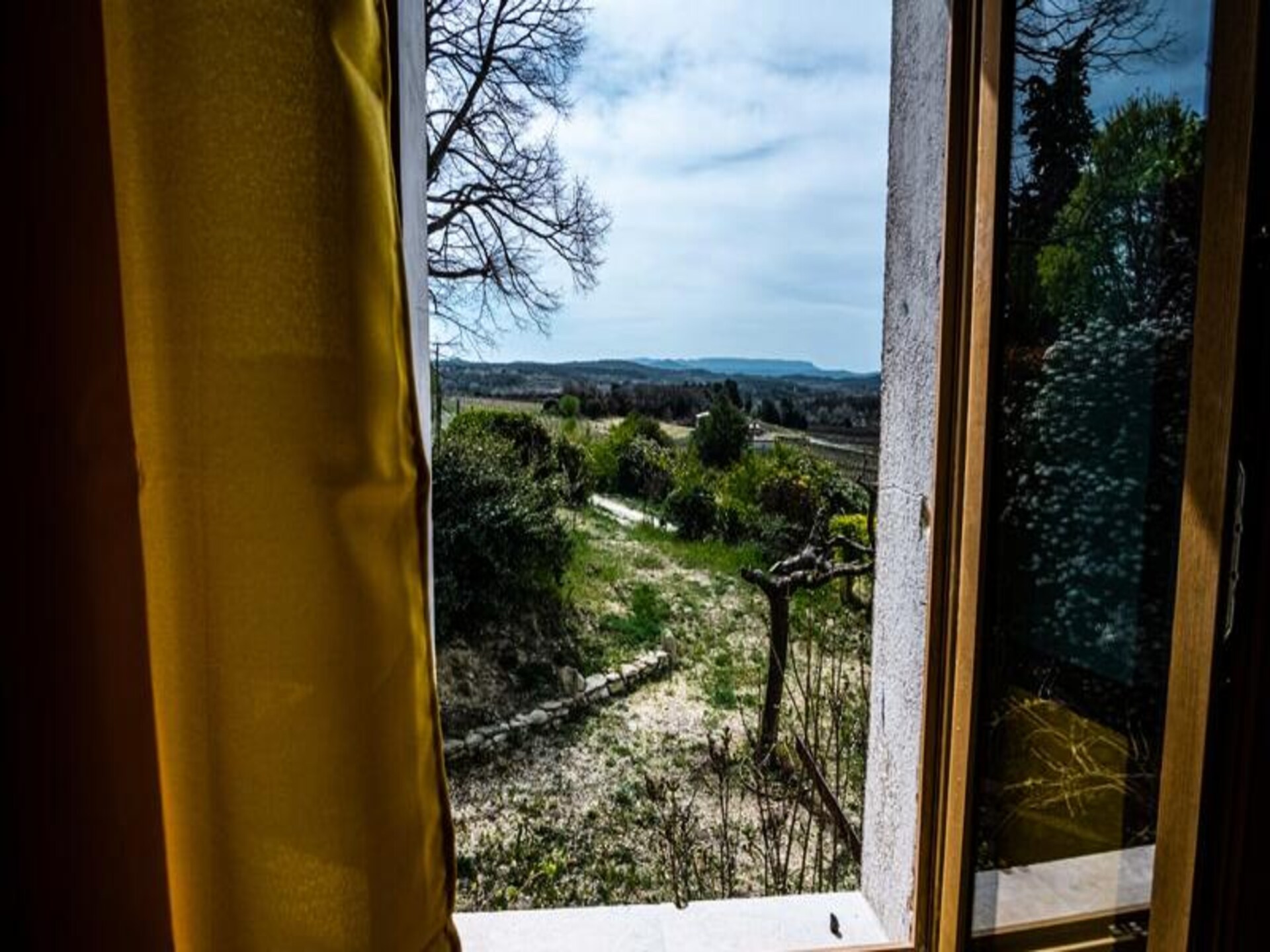 Gerenoveerd huis met panoramisch uitzicht in de Luberon bij La Tour d'Aigues - foto 10