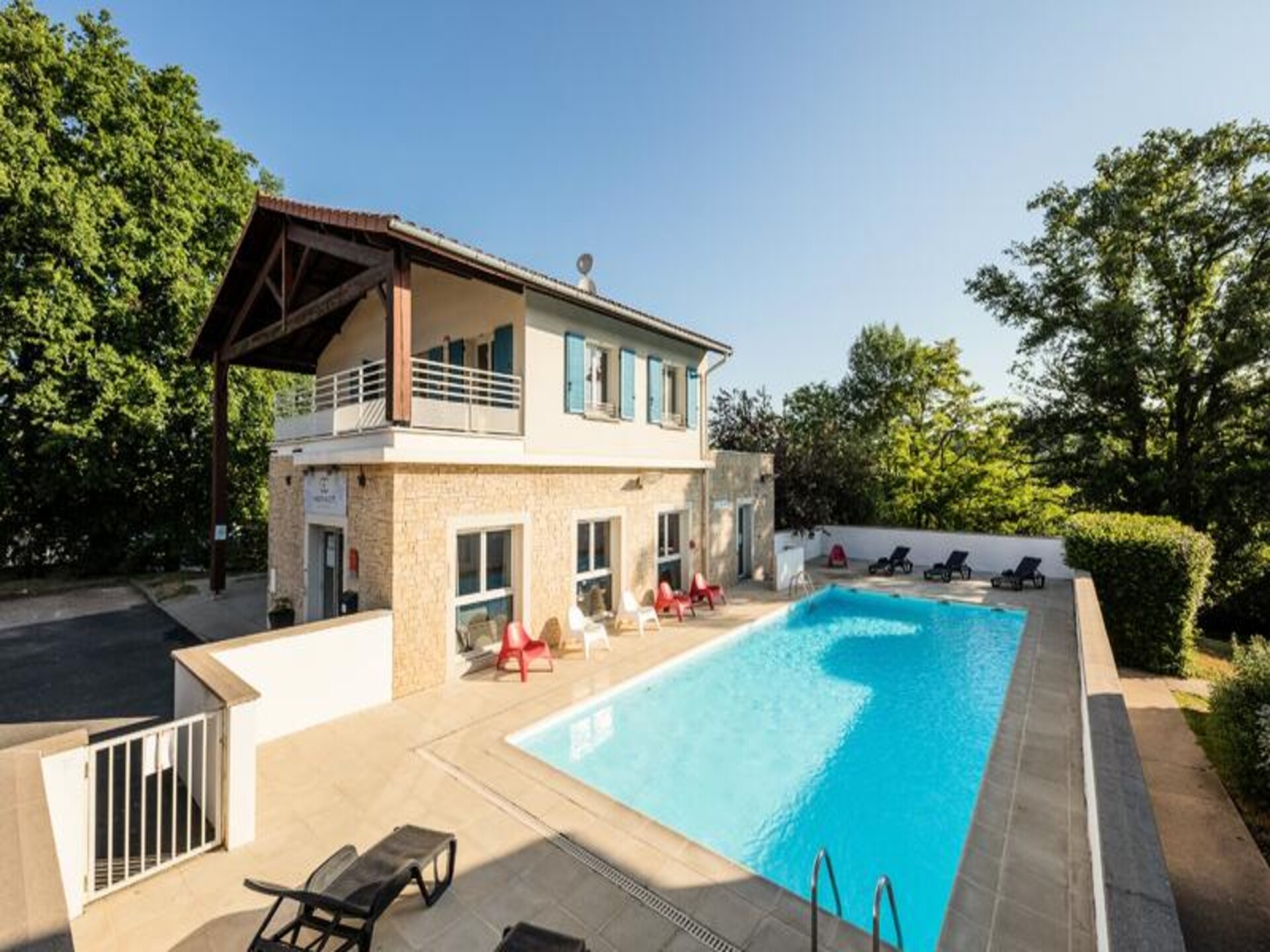Ruim duplex appartement voor 8 personen bij Lyon met zwembad - foto 6