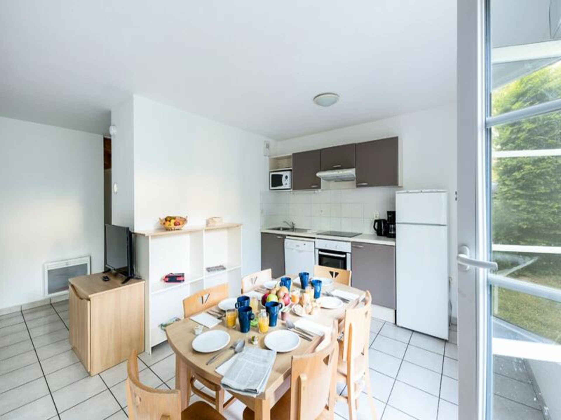 Ruim duplex appartement voor 8 personen bij Lyon met zwembad - foto 12