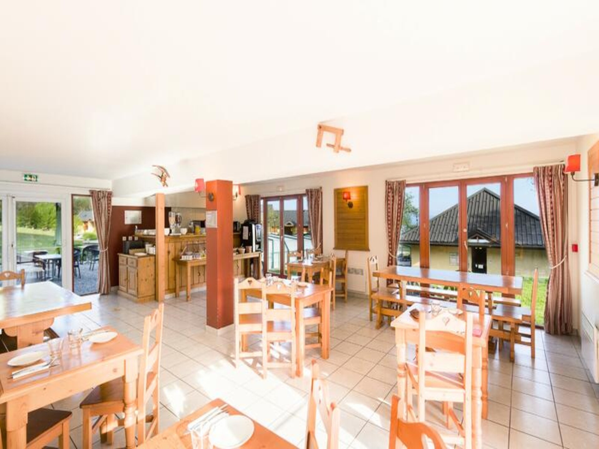 Rustiek chalet-appartement bij het Meer van Genève met zwembad en tennis - foto 5