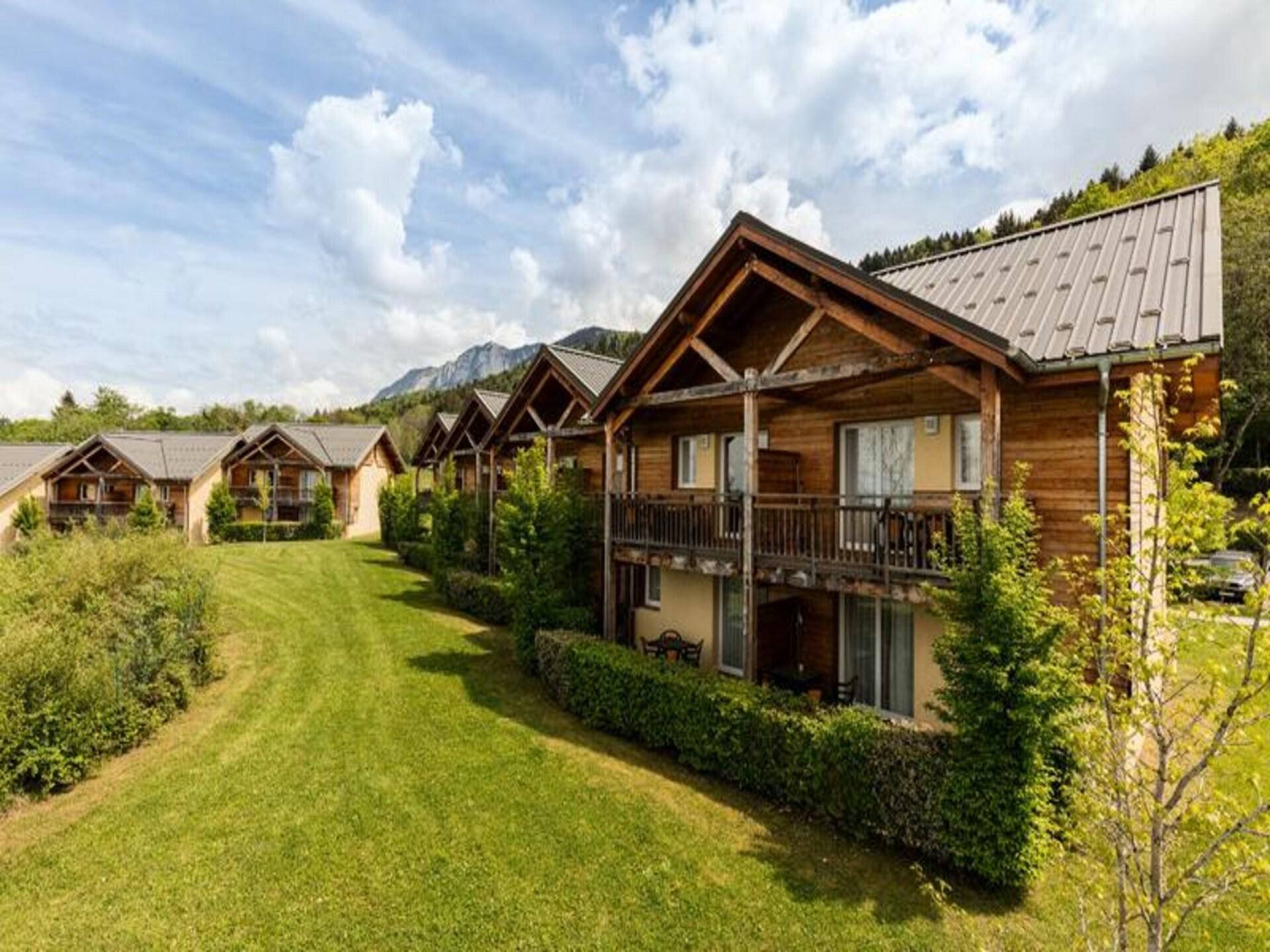 Rustiek chalet-appartement voor 6 bij het Meer van Genève met zwembad - foto 13