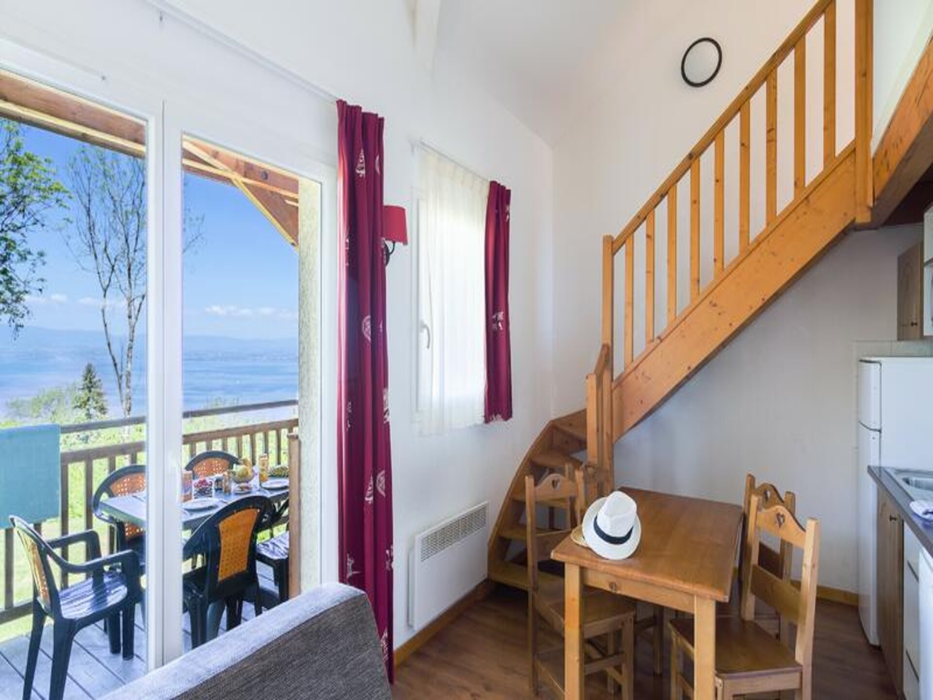 Rustiek chalet-appartement voor 6 bij het Meer van Genève met zwembad - foto 18