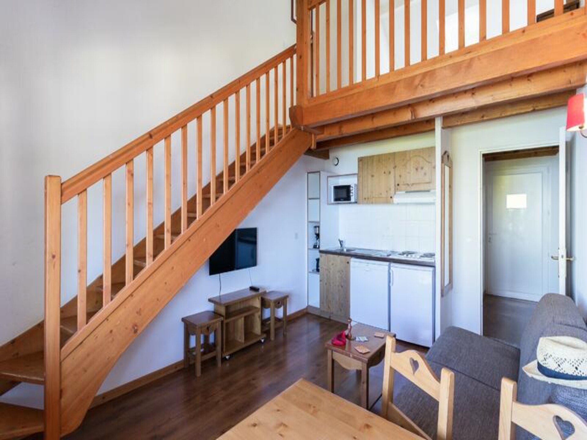 Rustiek chalet-appartement voor 6 bij het Meer van Genève met zwembad - foto 21