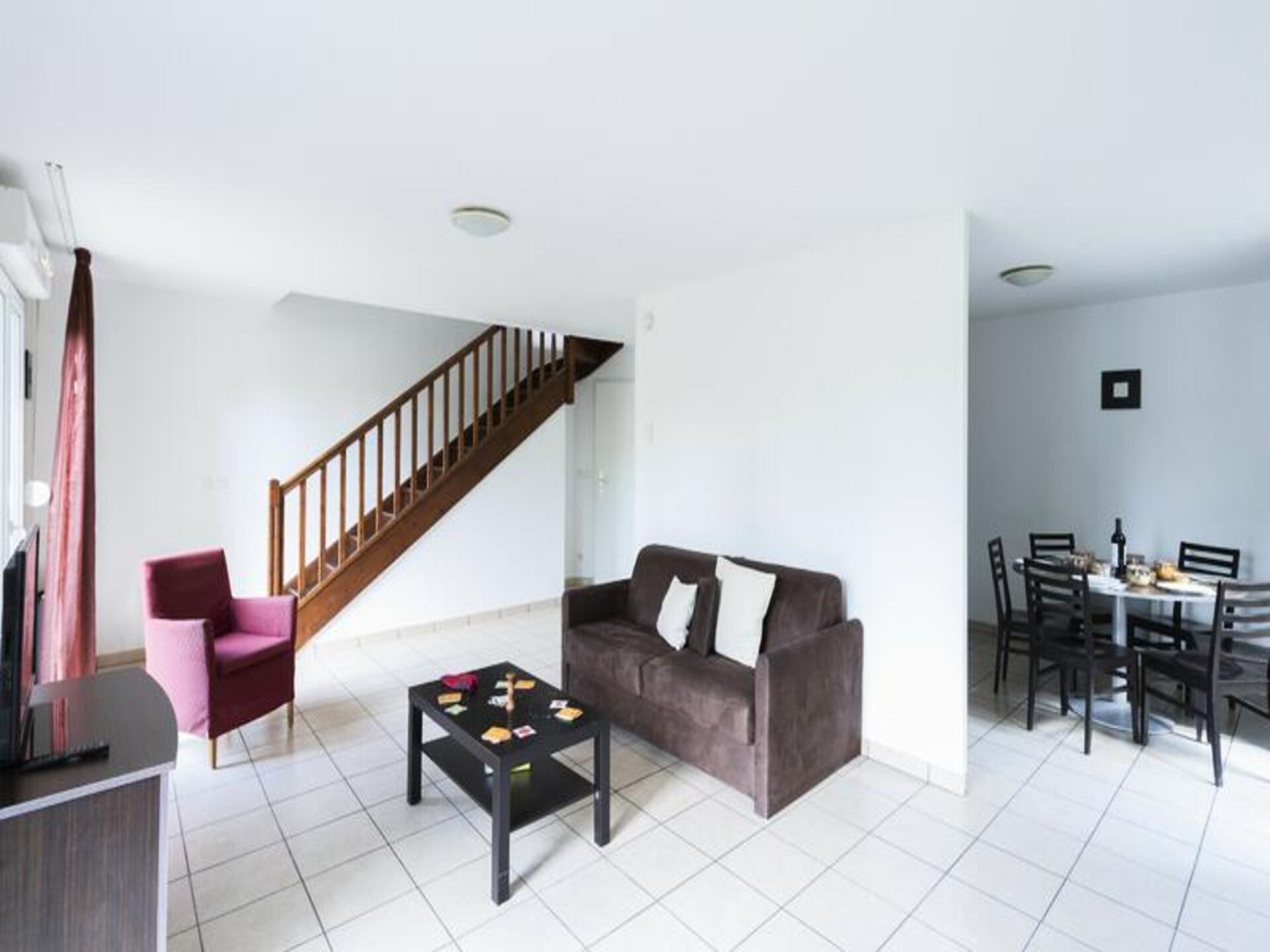 Ruim duplexappartement voor 8 personen bij Lyon met zwembad - foto 15