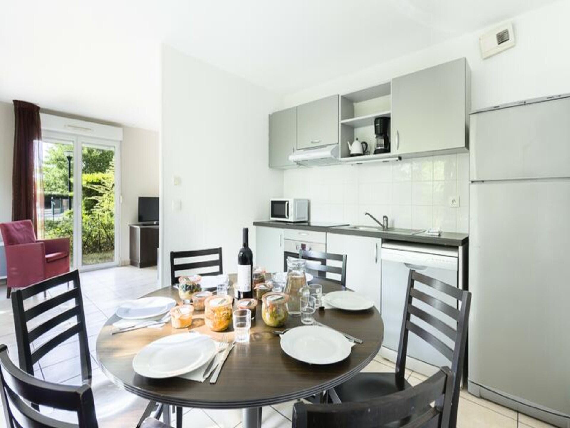 Ruim duplexappartement voor 8 personen bij Lyon met zwembad - foto 16