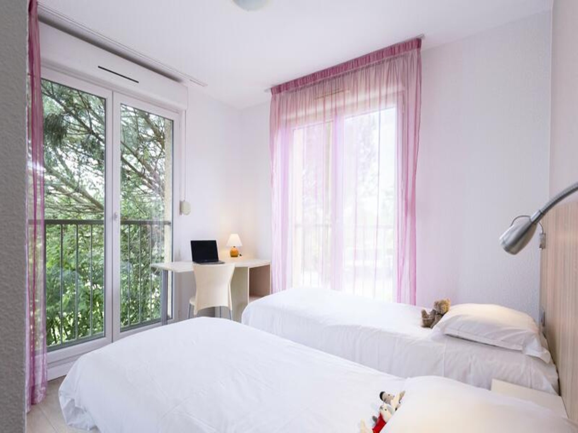 Ruim duplexappartement voor 8 personen bij Lyon met zwembad - foto 23
