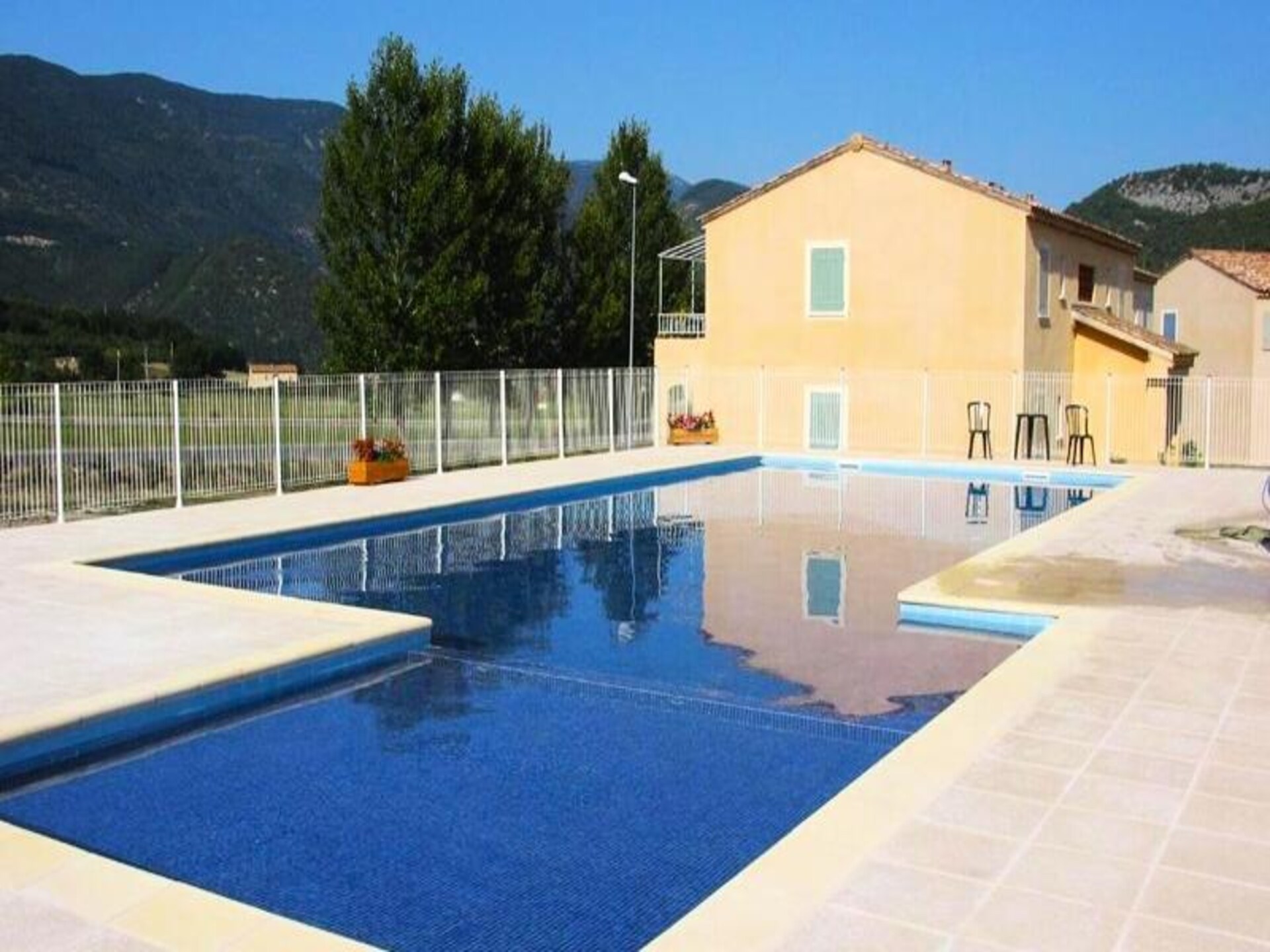 Appartement Résidence Le Hameau des Sources *** in Montbrun-les-Bains, Drôme Provençale - foto 2