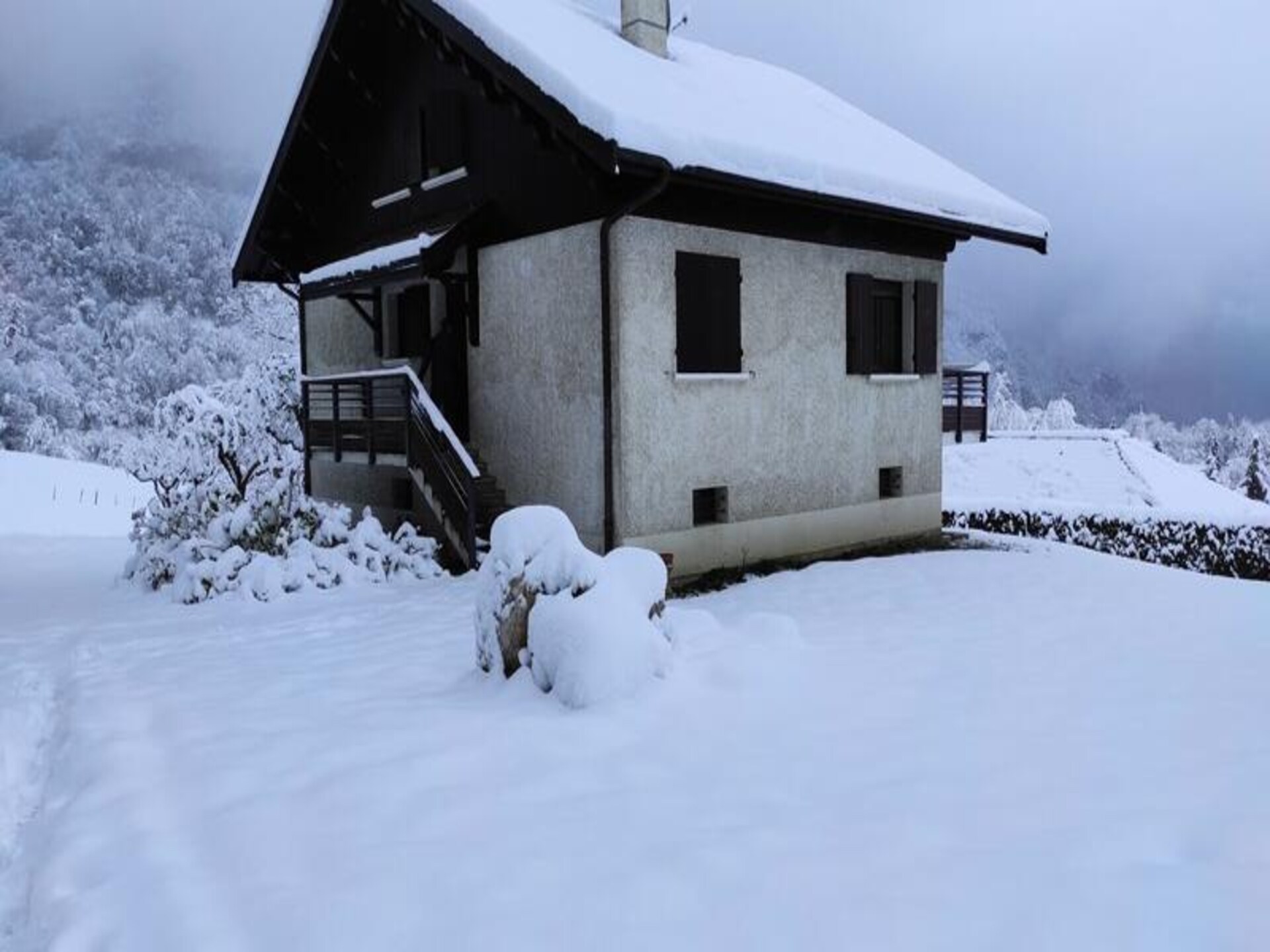 Sfeervol chalet met 5 slaapkamers en panorama op Lac d'Aiguebelette - foto 7