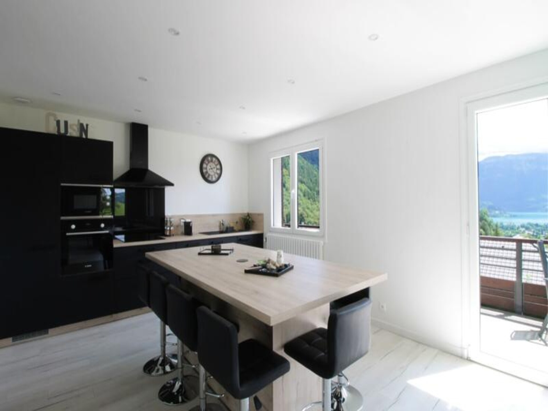 Sfeervol chalet met 5 slaapkamers en panorama op Lac d'Aiguebelette - foto 11