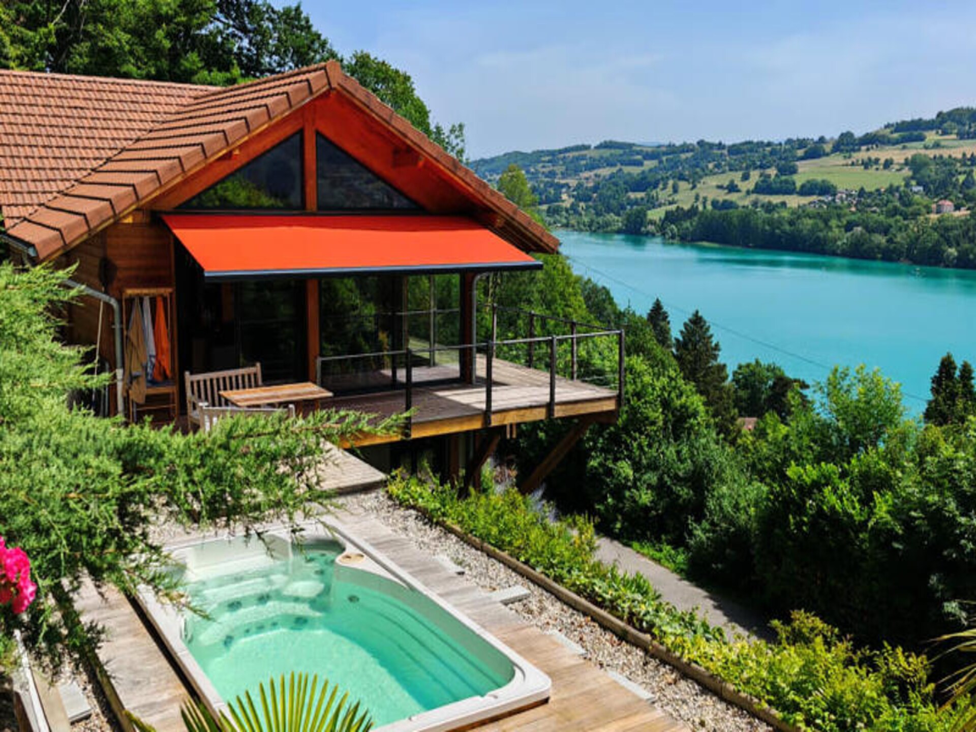 Romantisch chalet met panoramisch uitzicht op het meer van Paladru en privé-spa - foto 2