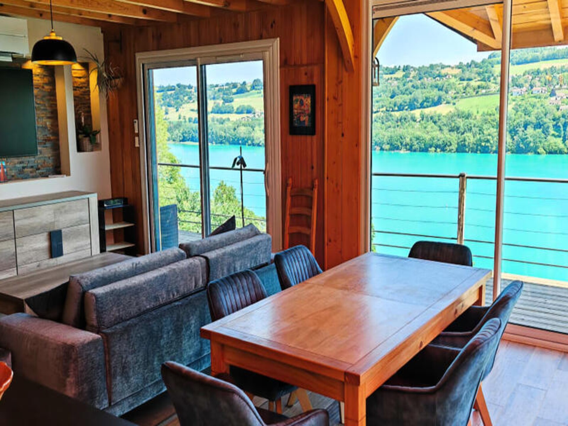 Romantisch chalet met panoramisch uitzicht op het meer van Paladru en privé-spa - foto 5