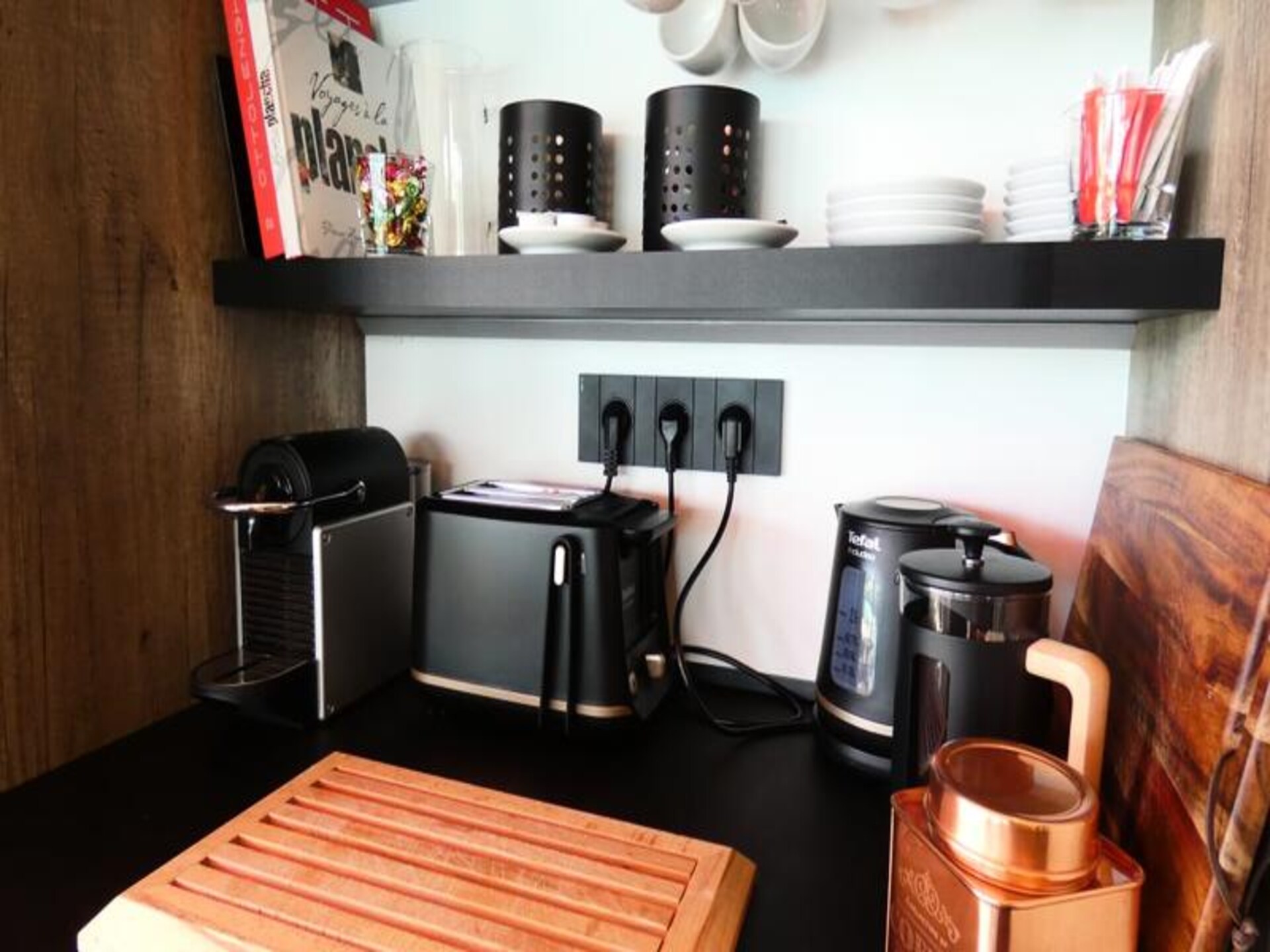 Romantisch chalet met panoramisch uitzicht op het meer van Paladru en privé-spa - foto 12