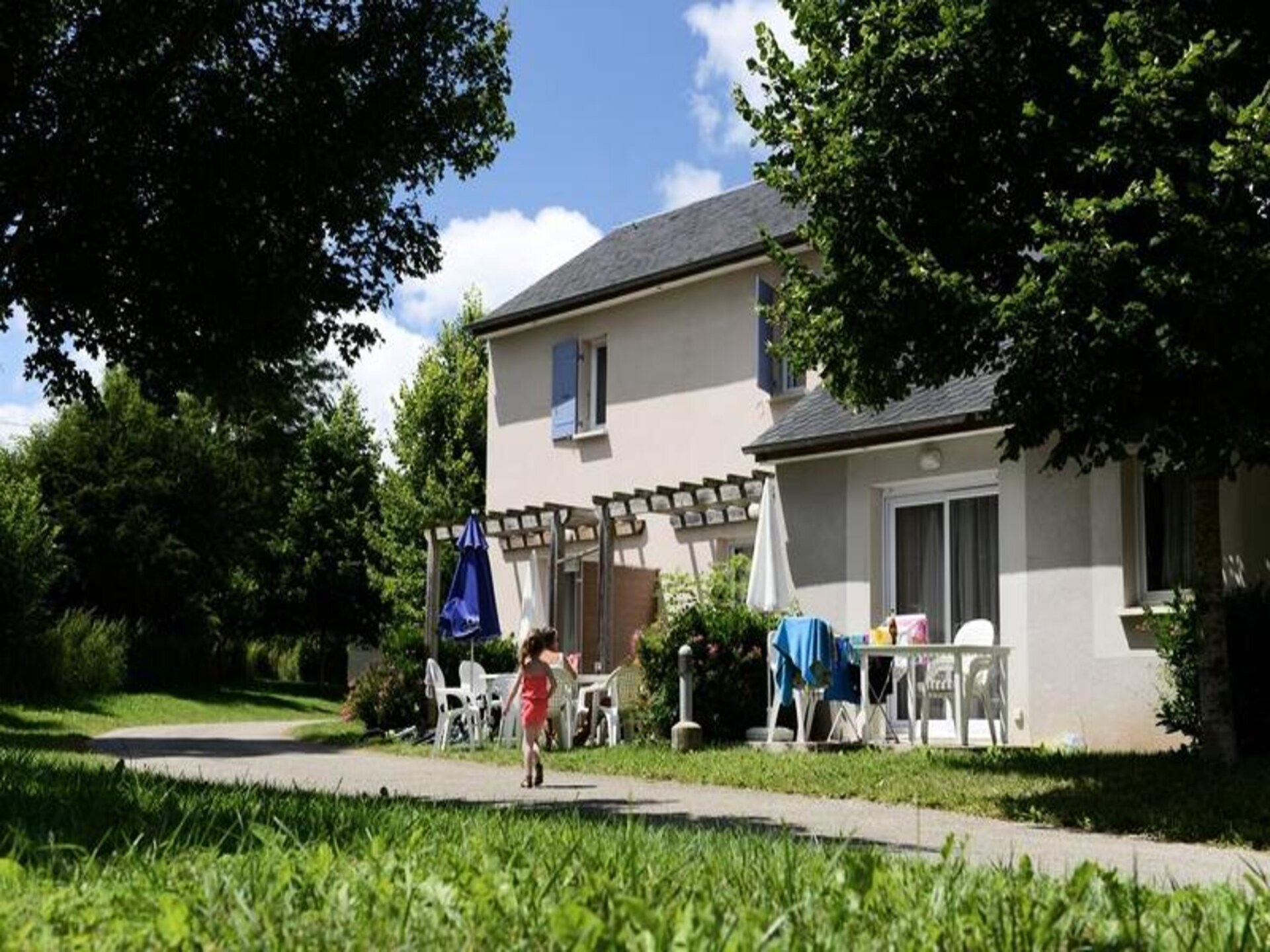 Groen appartement voor 4 bij Rignac met zwembad en uitzicht op de natuur - foto 7