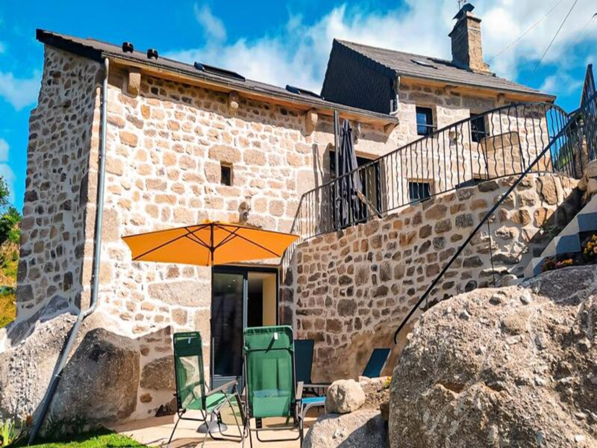 Lou Vachou: Ruim appartement aan de rivier in Rimeize, nabij Aubrac - foto 1