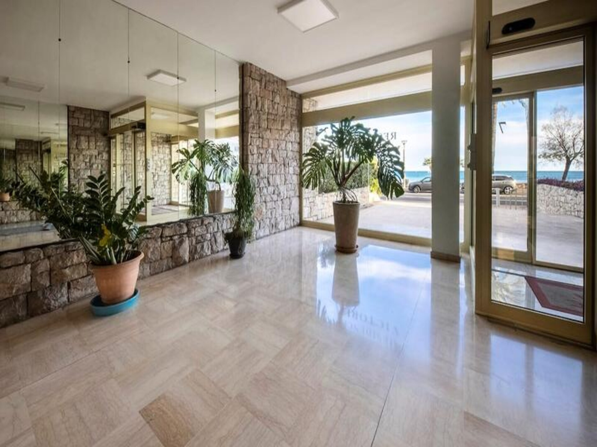 Gerenoveerd appartement op 20 meter van zee met terras en panoramisch uitzicht - foto 6