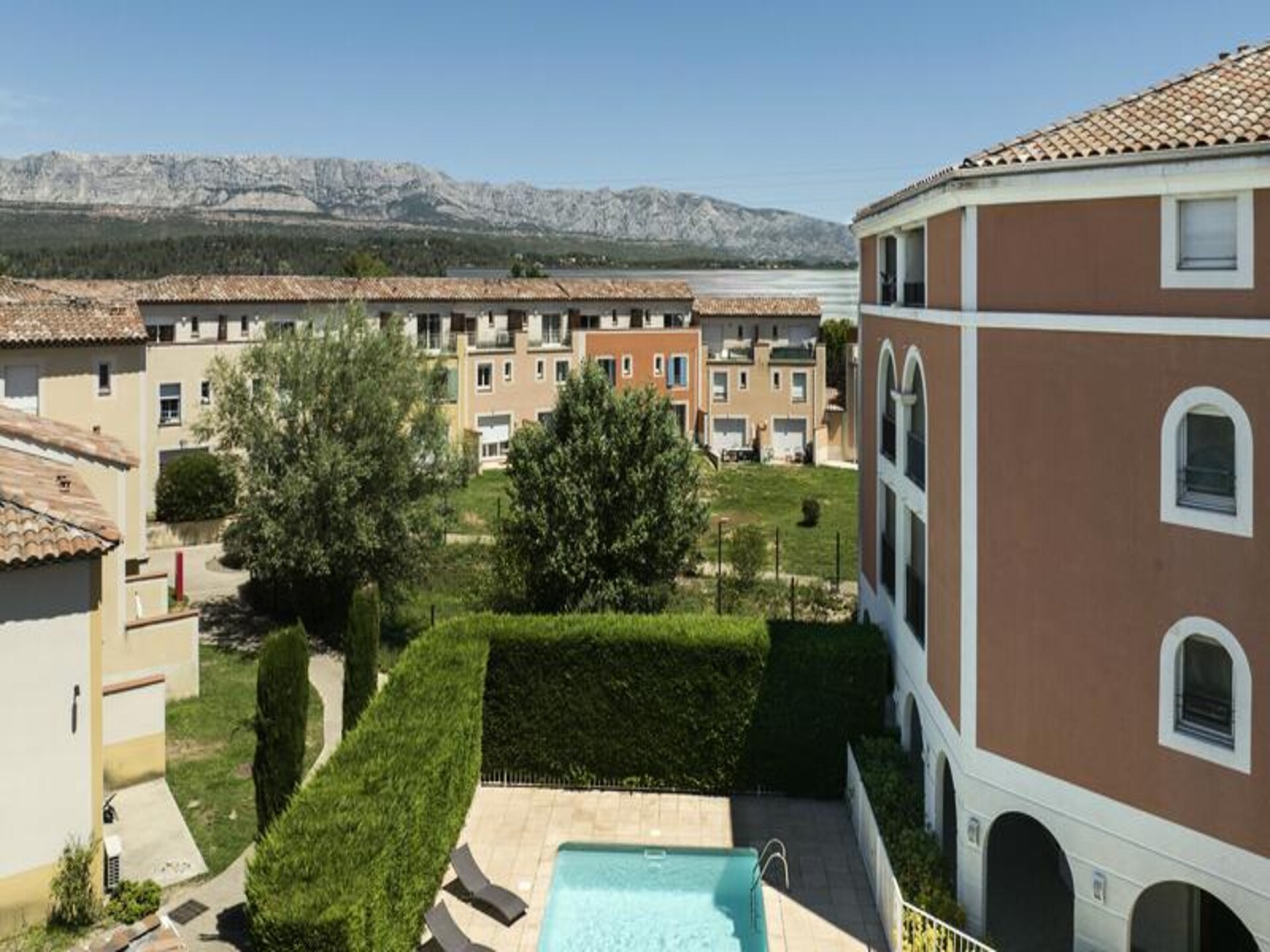 Luxe duplexvilla voor 8 aan de voet van de Sainte Victoire, 15 min van Aix - foto 2