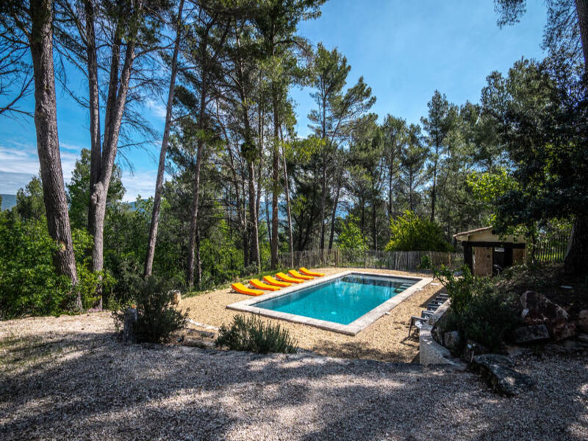 Provençaalse boerderij met verwarmd zwembad en uitzicht op Roussillon - foto 28